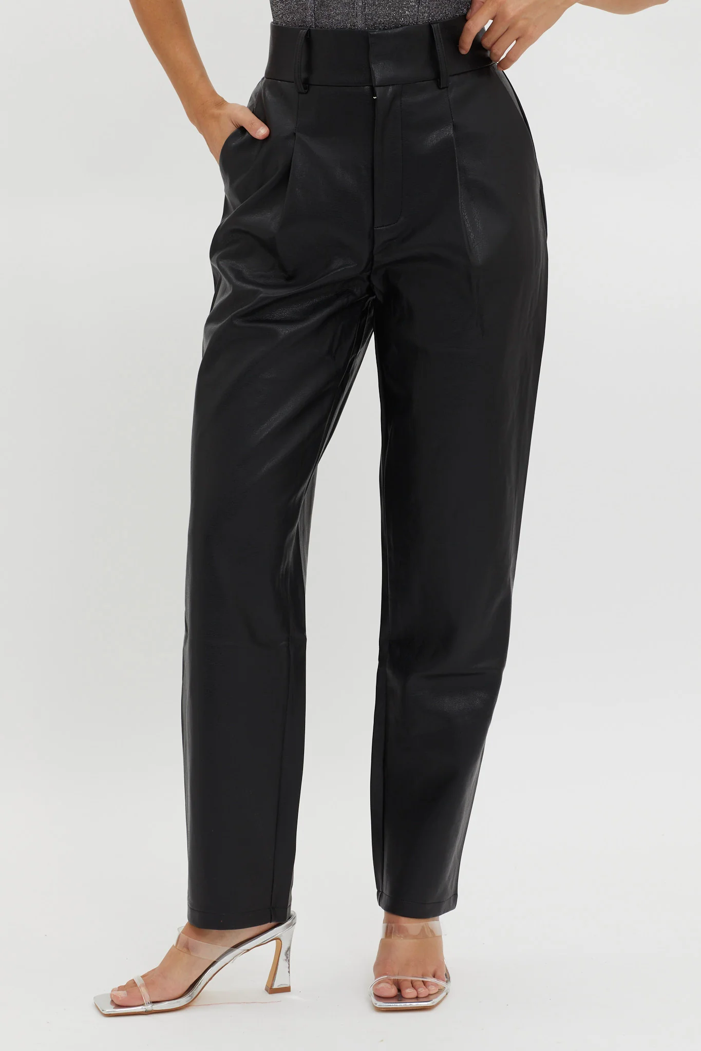 In Theory Faux Leather Pants Black - Image 4