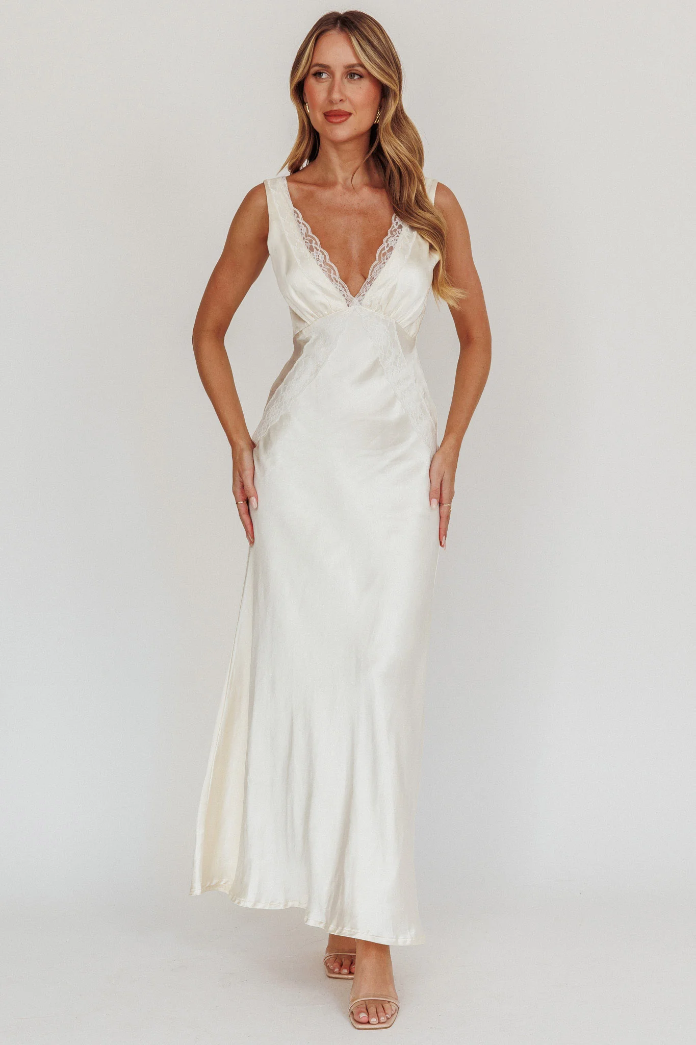 Ivonne Lace Trim V-Neck Maxi Dress Oyster - Image 2