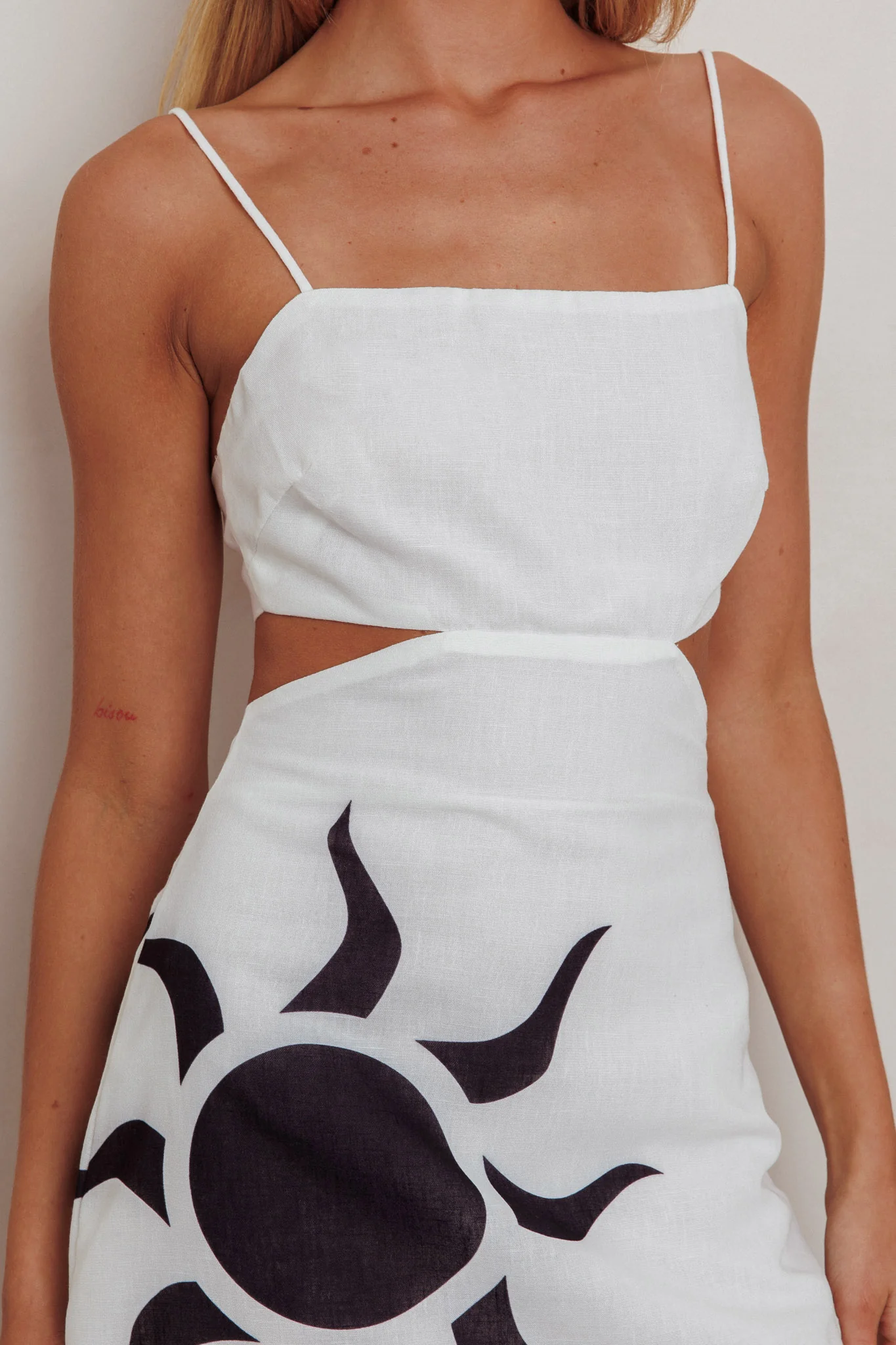 Jellina Tied Back Mini Dress Sun White - Image 4