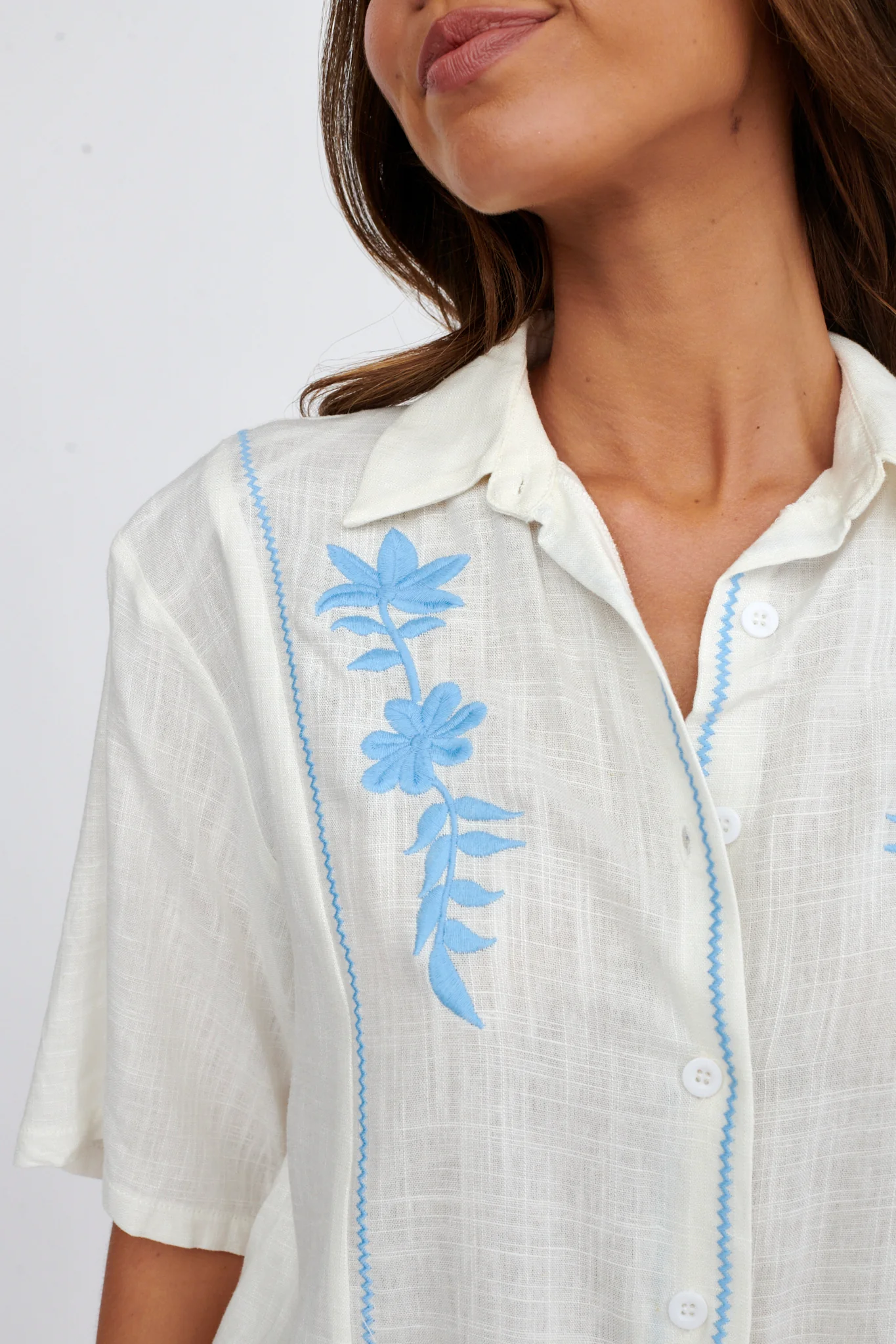 Jeni Embroidered Detail Shirt White - Image 3