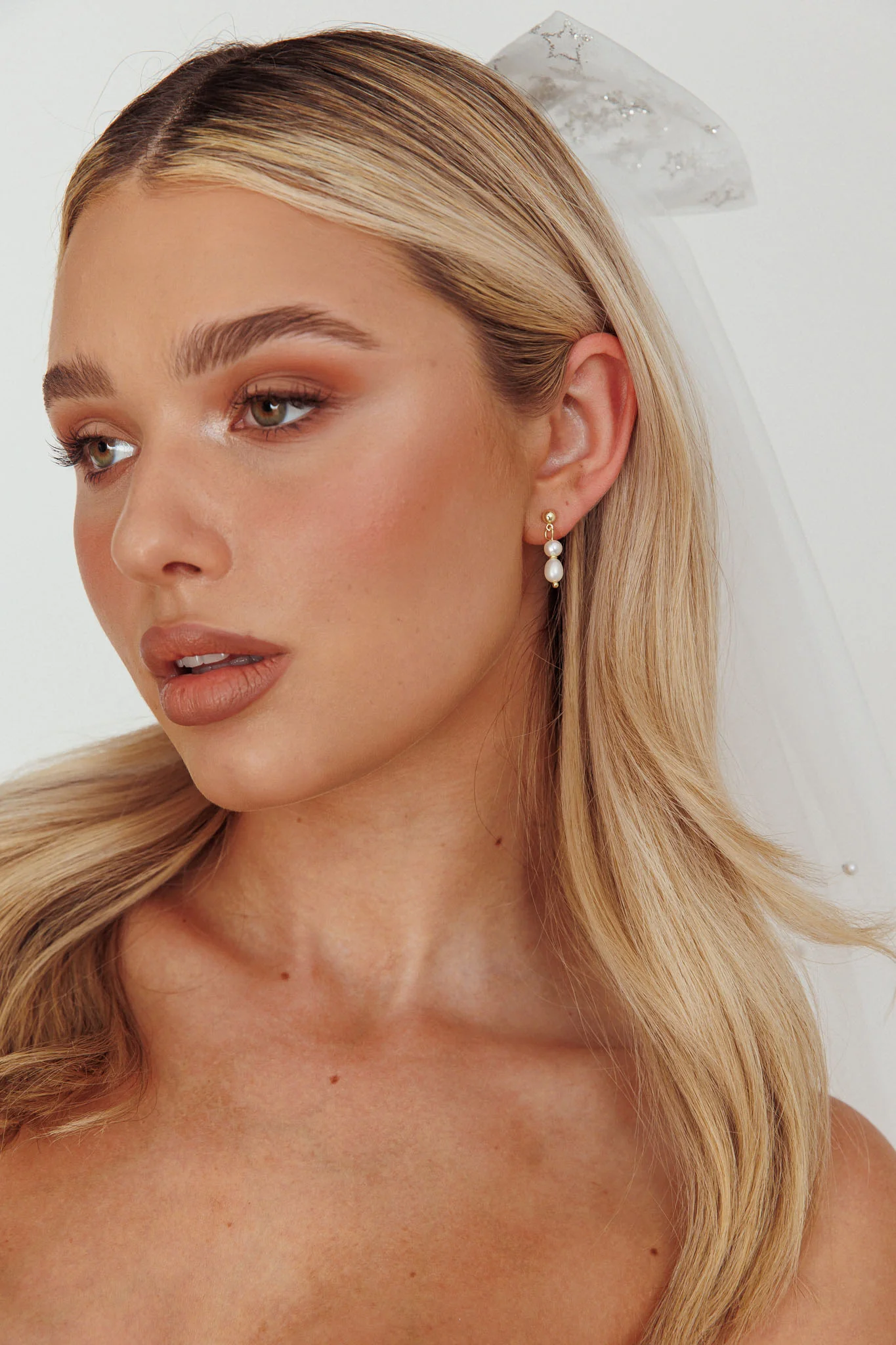 Julia Pearl Drop Earrings Gold - Image 2