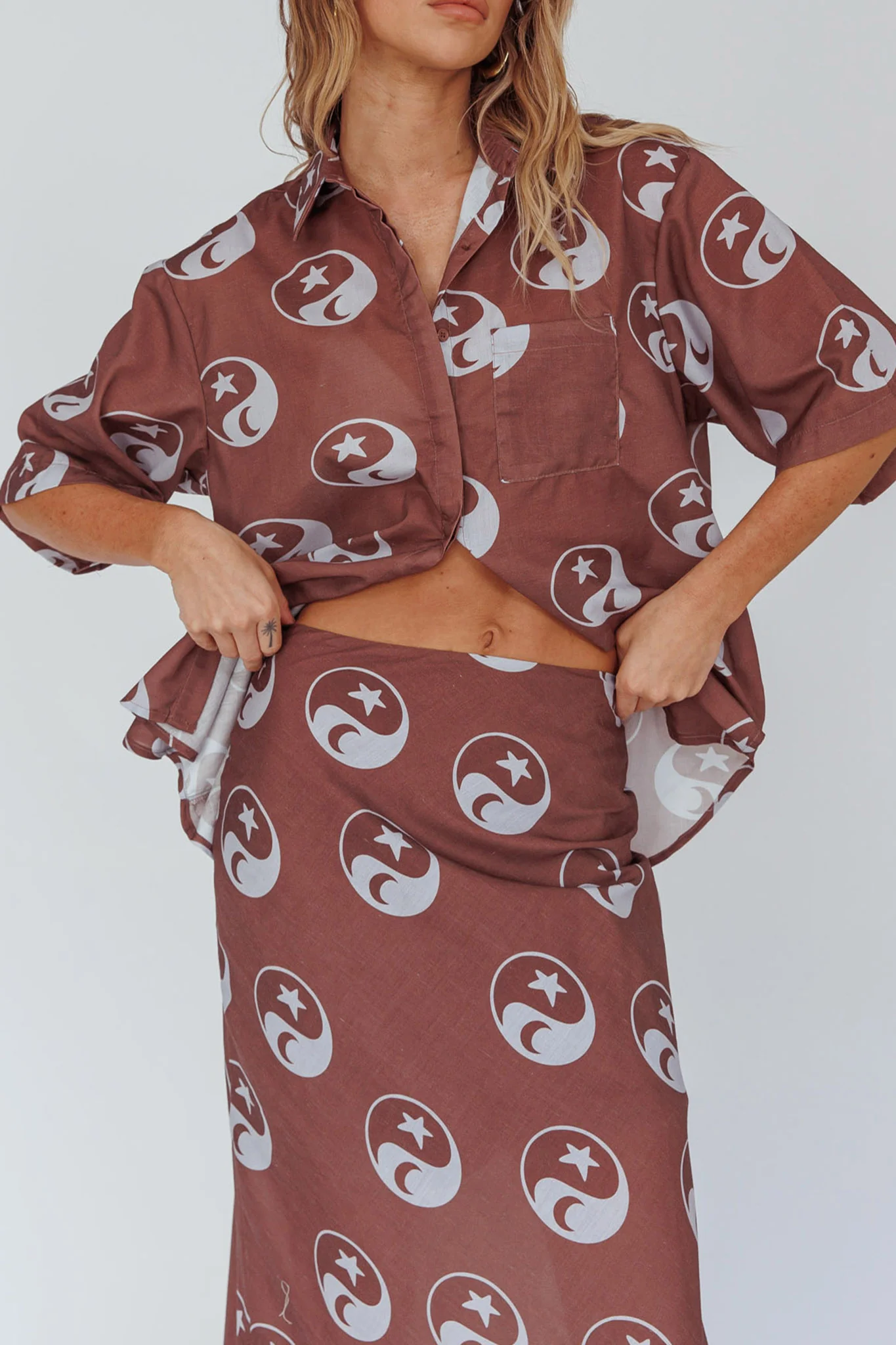 Just A Hunch Button Shirt Yin Yang Coco - Image 4
