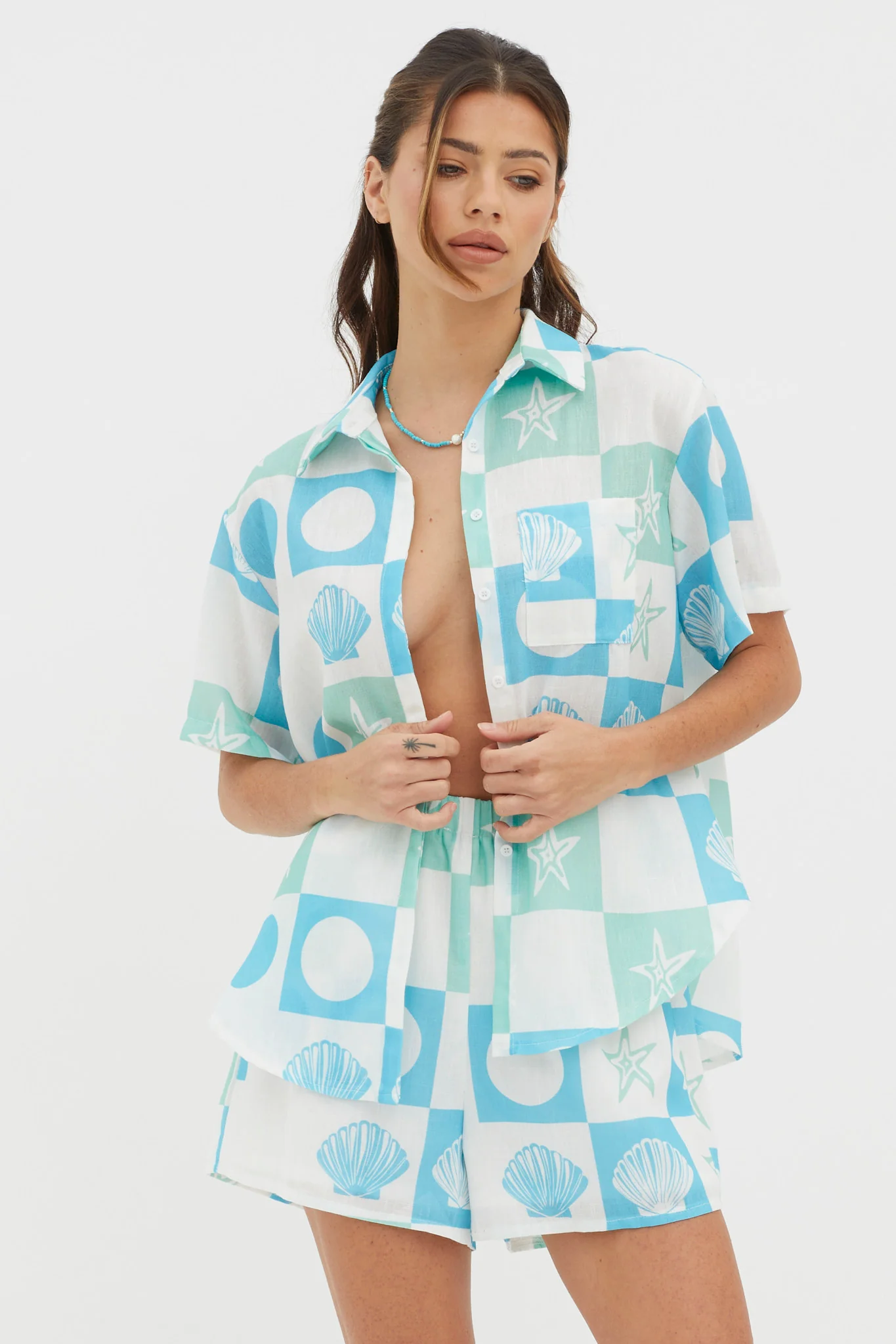 Just A Hunch Shorts Shell Print Green Multi - Image 2
