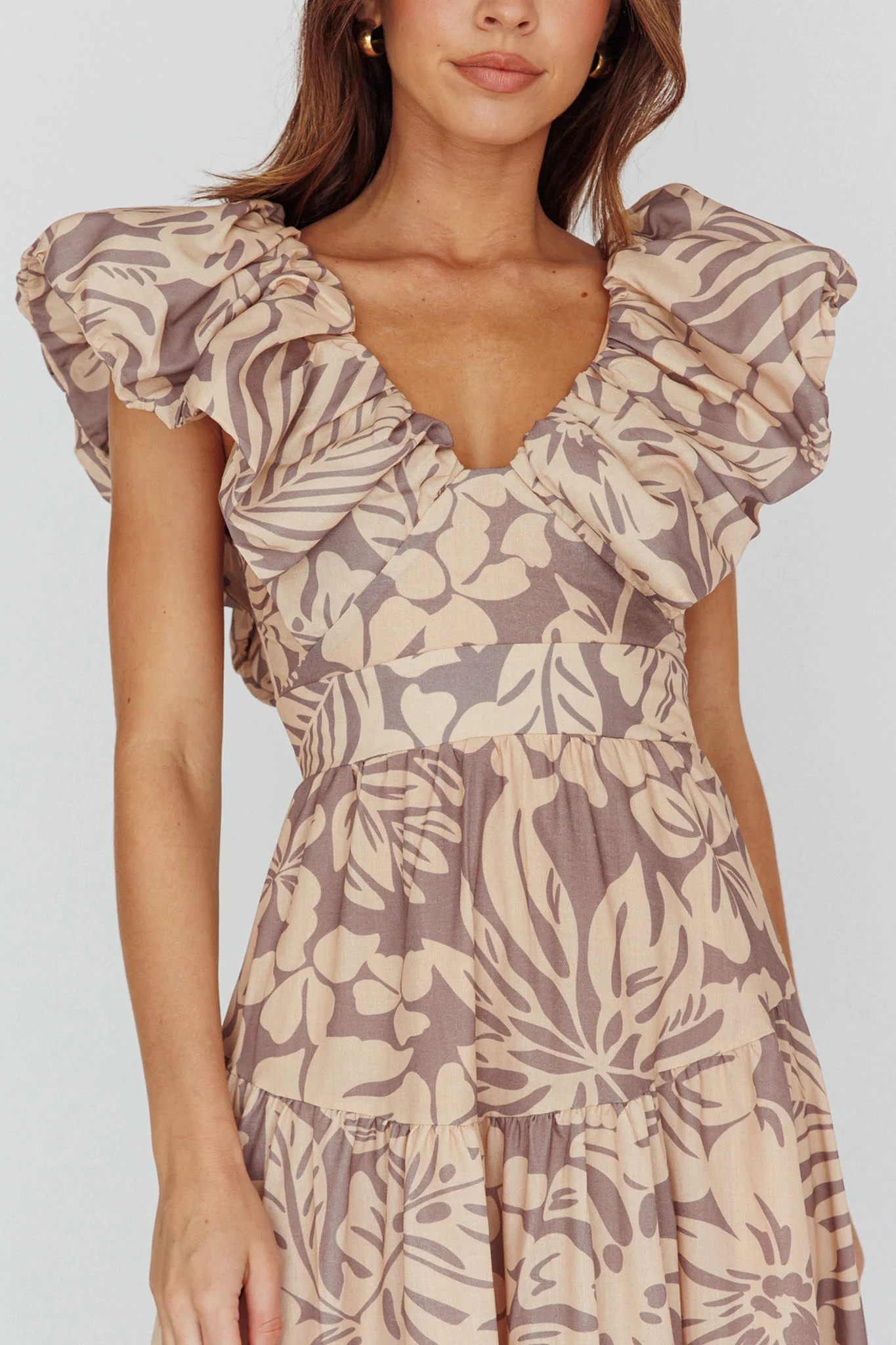 Kahlo Puffed Ruffle Neckline Maxi Dress Print Beige - Image 4