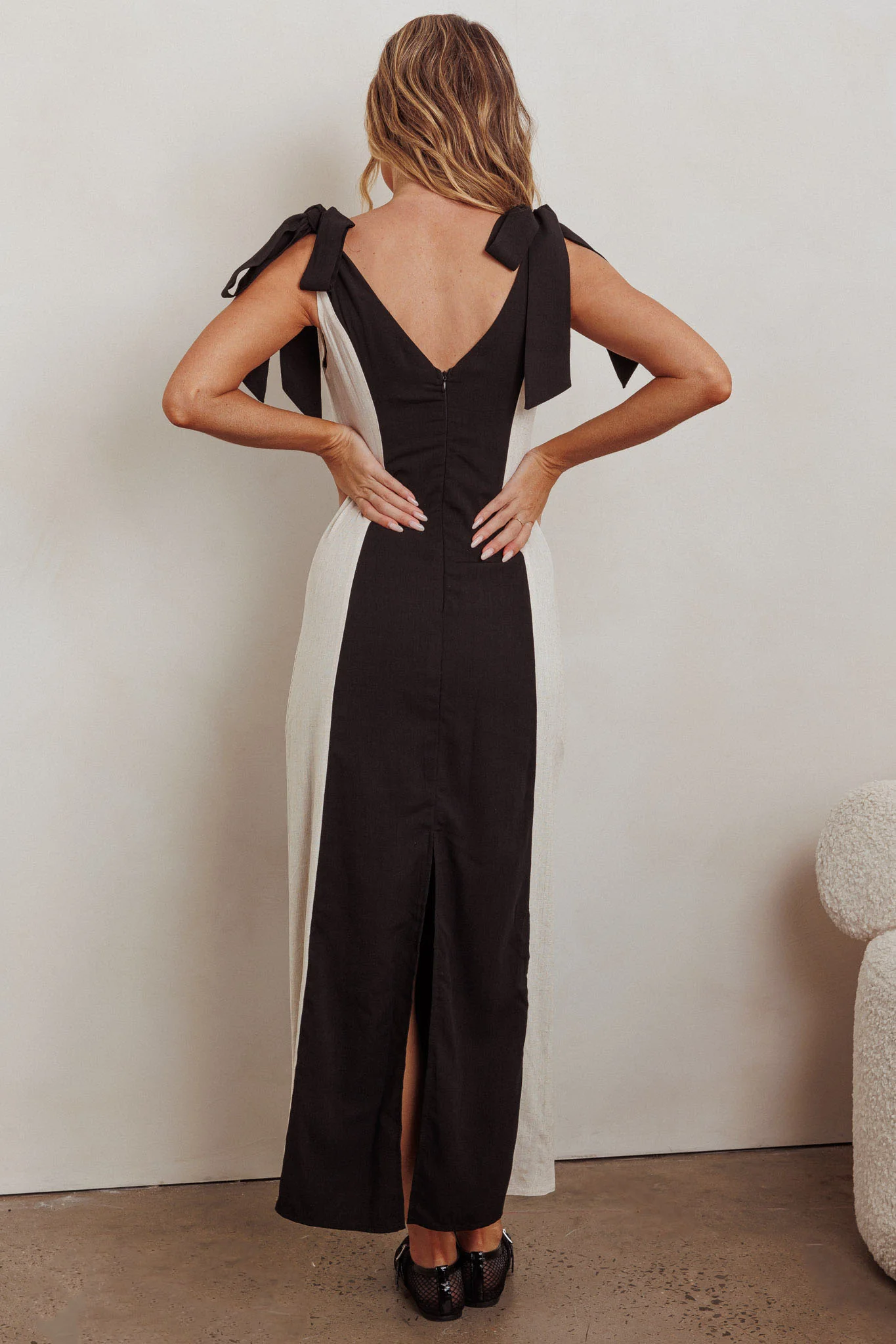 Kiss City Tied Shoulders Contrast Maxi Dress Black/Oat - Image 3