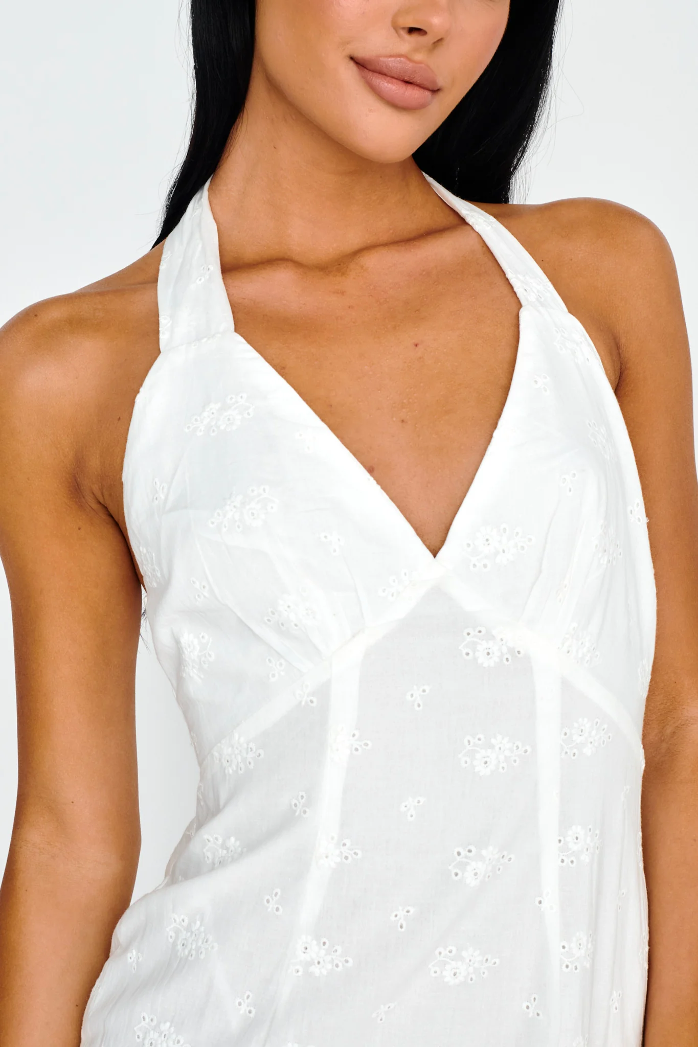 Lavara Halterneck Midi Dress White - Image 4