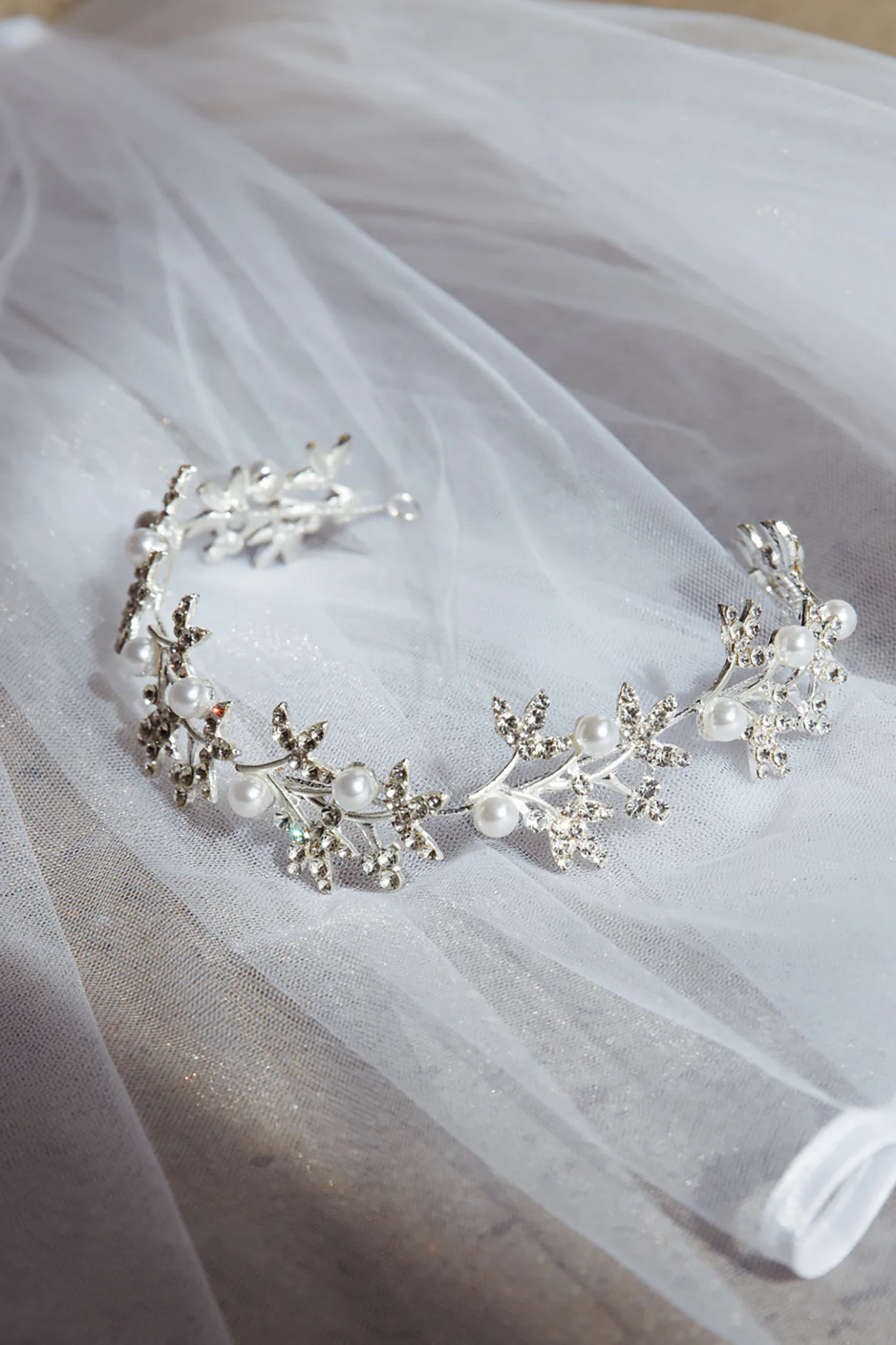 Leaves & Pearl Wire Headband Silver - Image 5