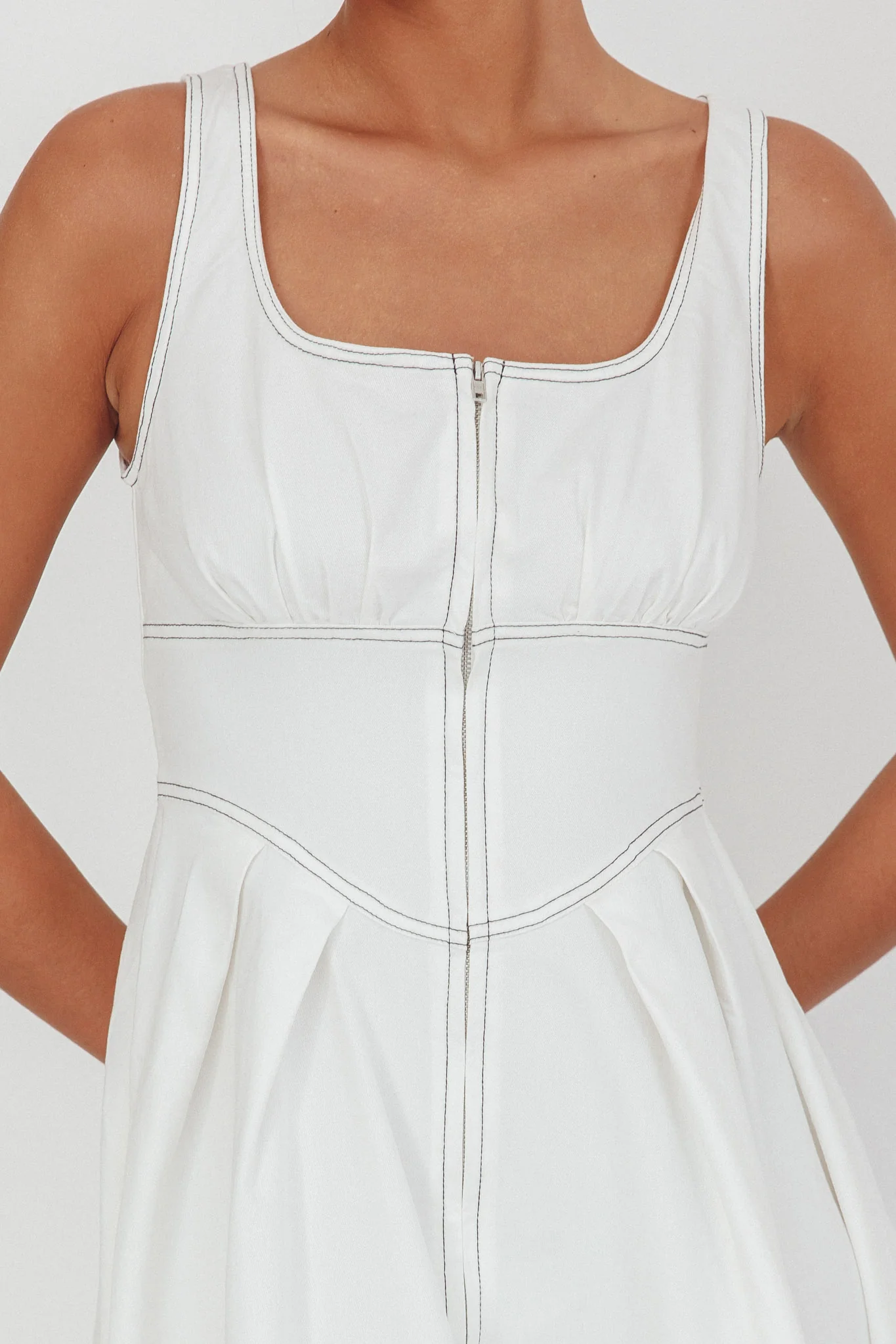 Leeli Zipper Front Midi Dress White - Image 3