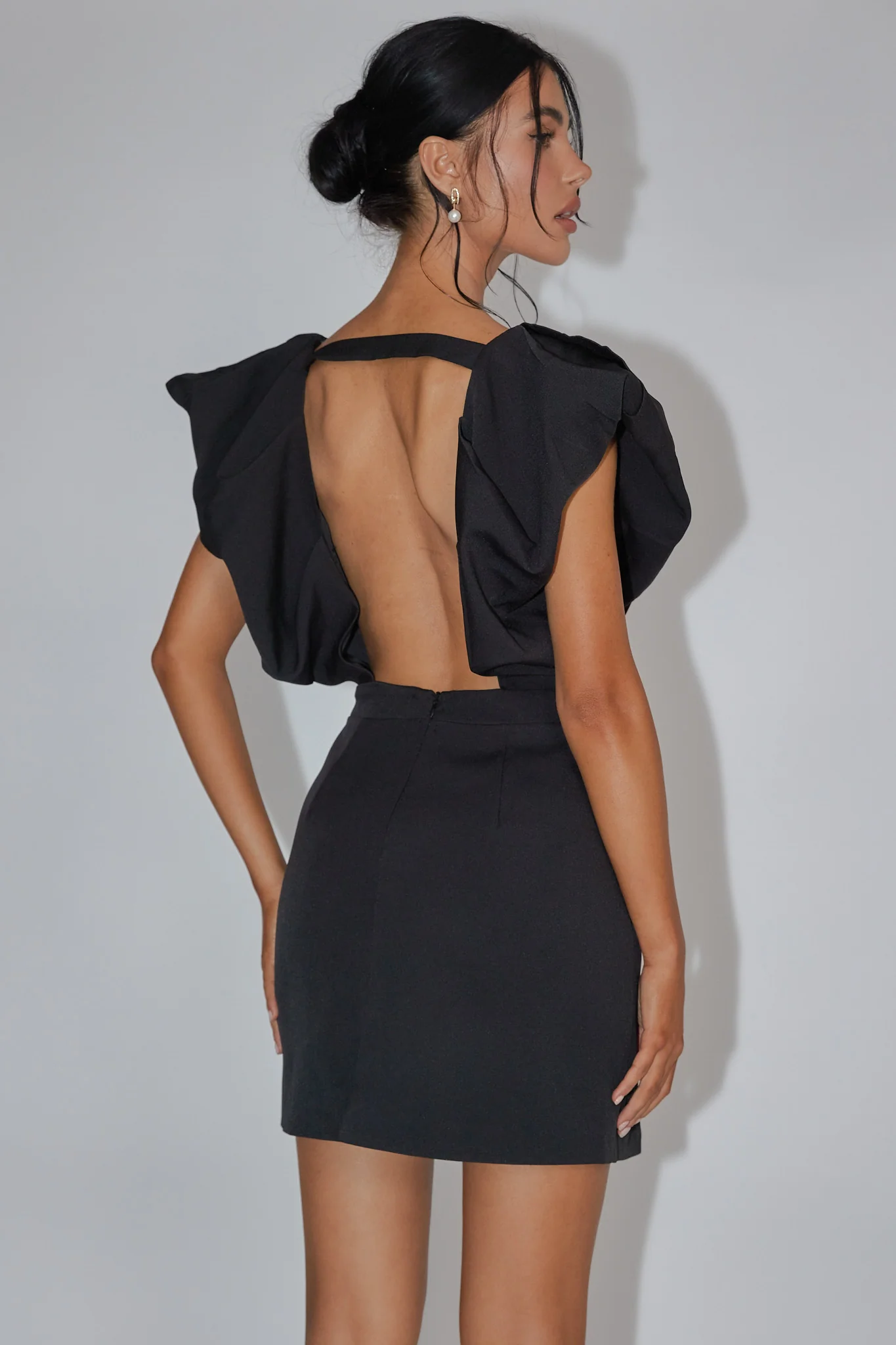 Liardon Bubble Sleeve V-Neckline Mini Dress Black - Image 2