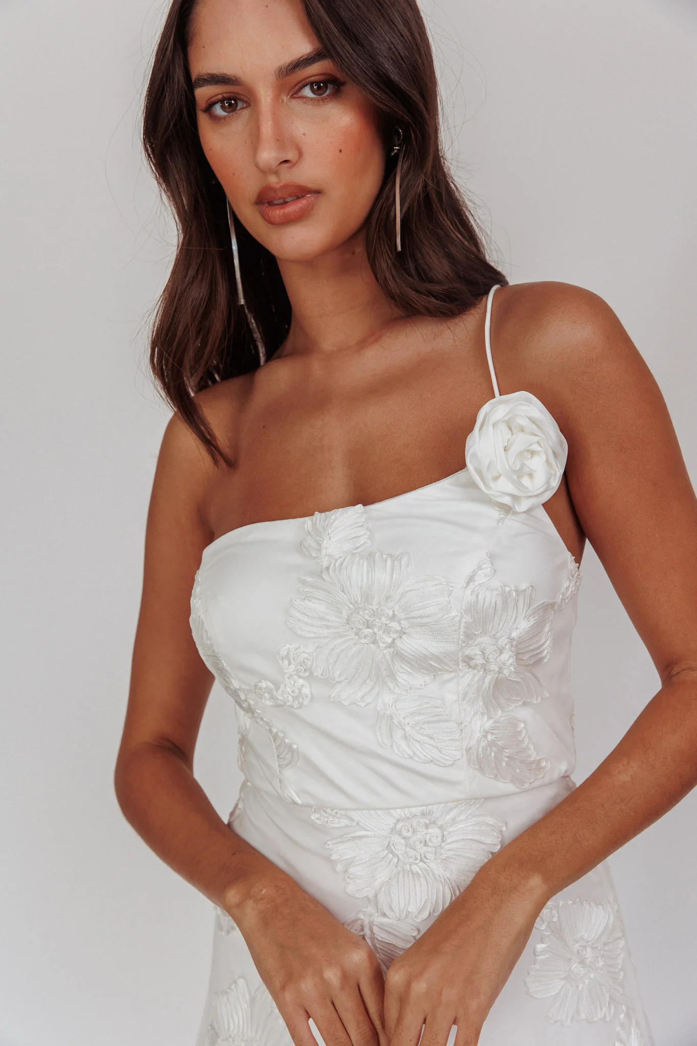 Lilah One-Shoulder Embellished Rosette Dress White - Image 7