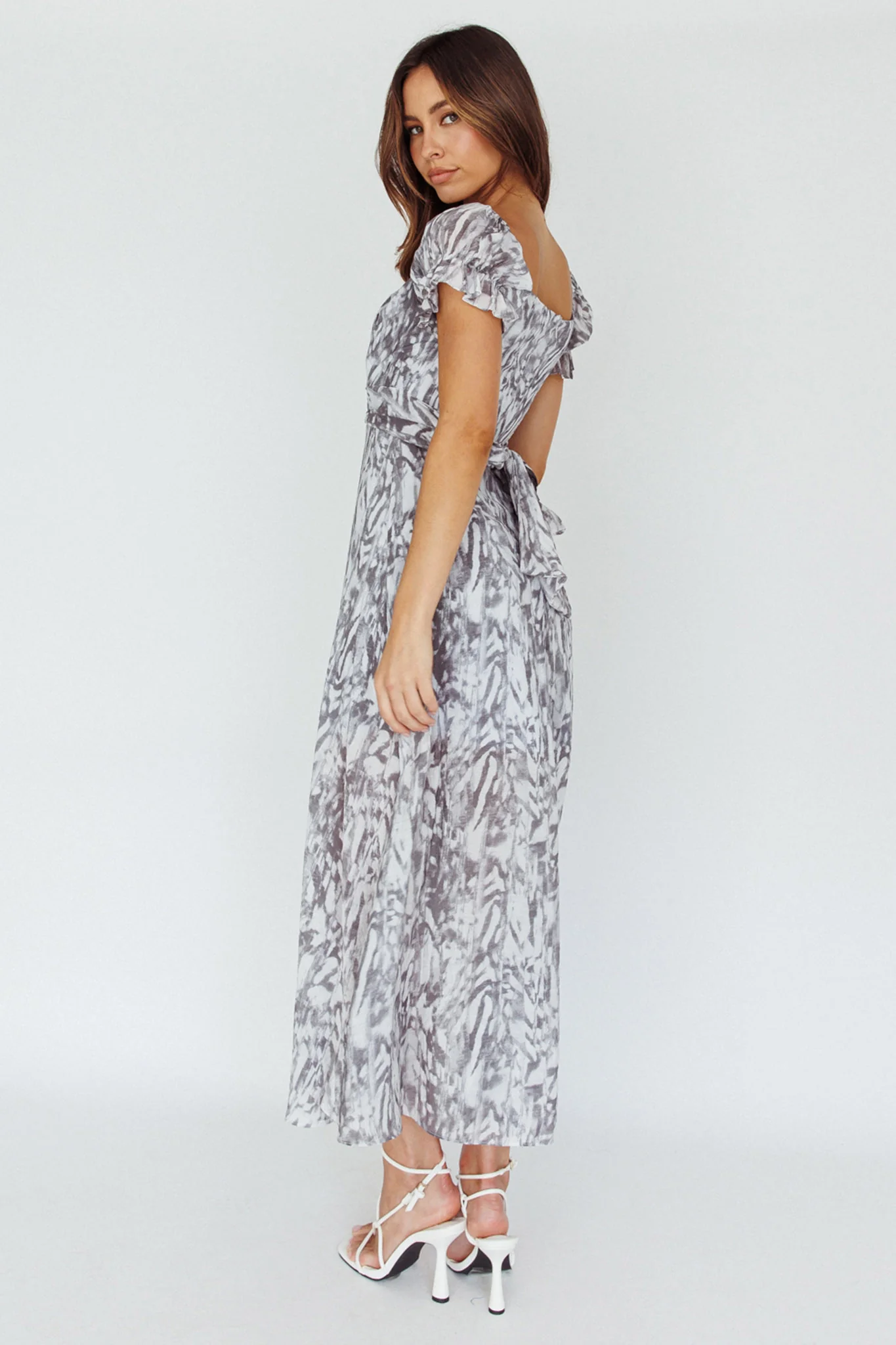 Linka Off-Shoulder Tie Back Midi Dress Printed Grey - Image 2