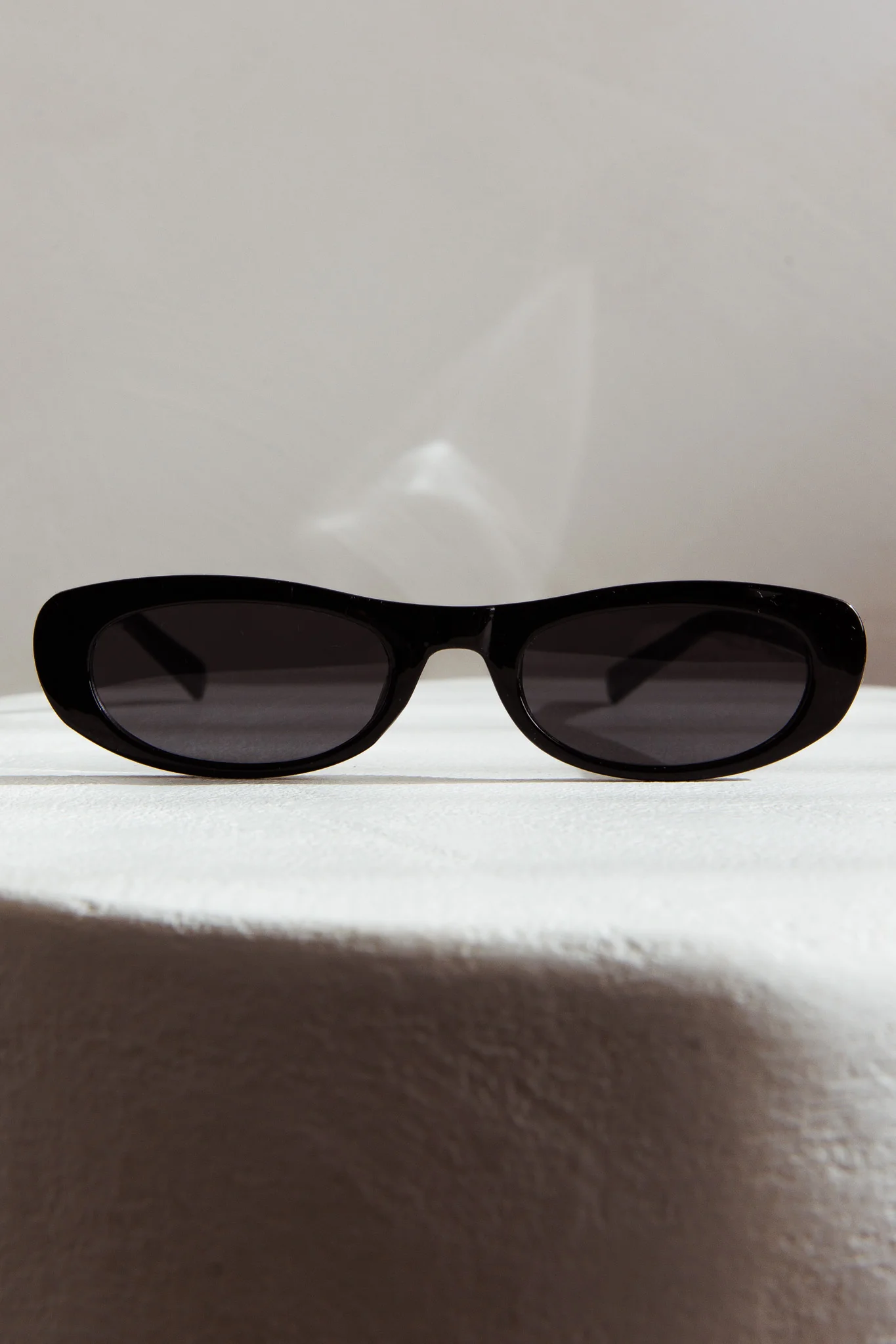 Live Loud Oval Sunglasses Black - Image 2