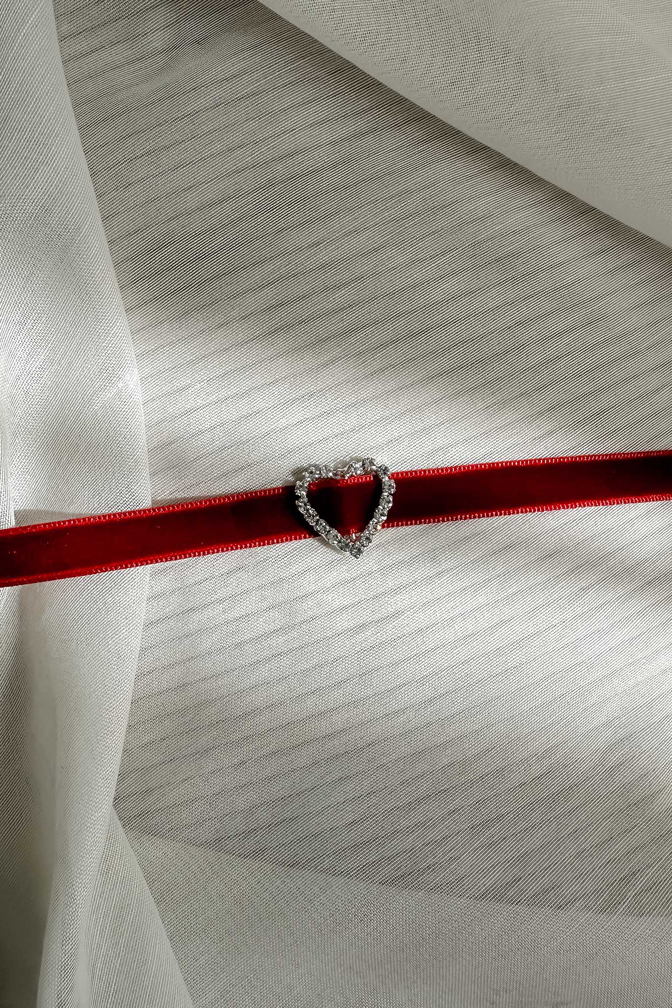 Lola Diamante Heart Velvet Choker Necklace Red - Image 3