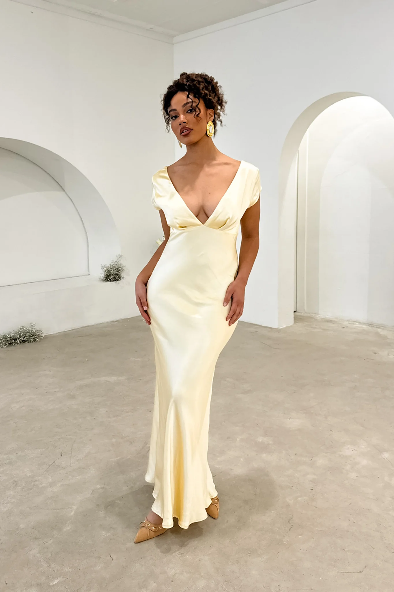 Lucinda V-Neck Twist Back Midi Dress Yellow - Image 7