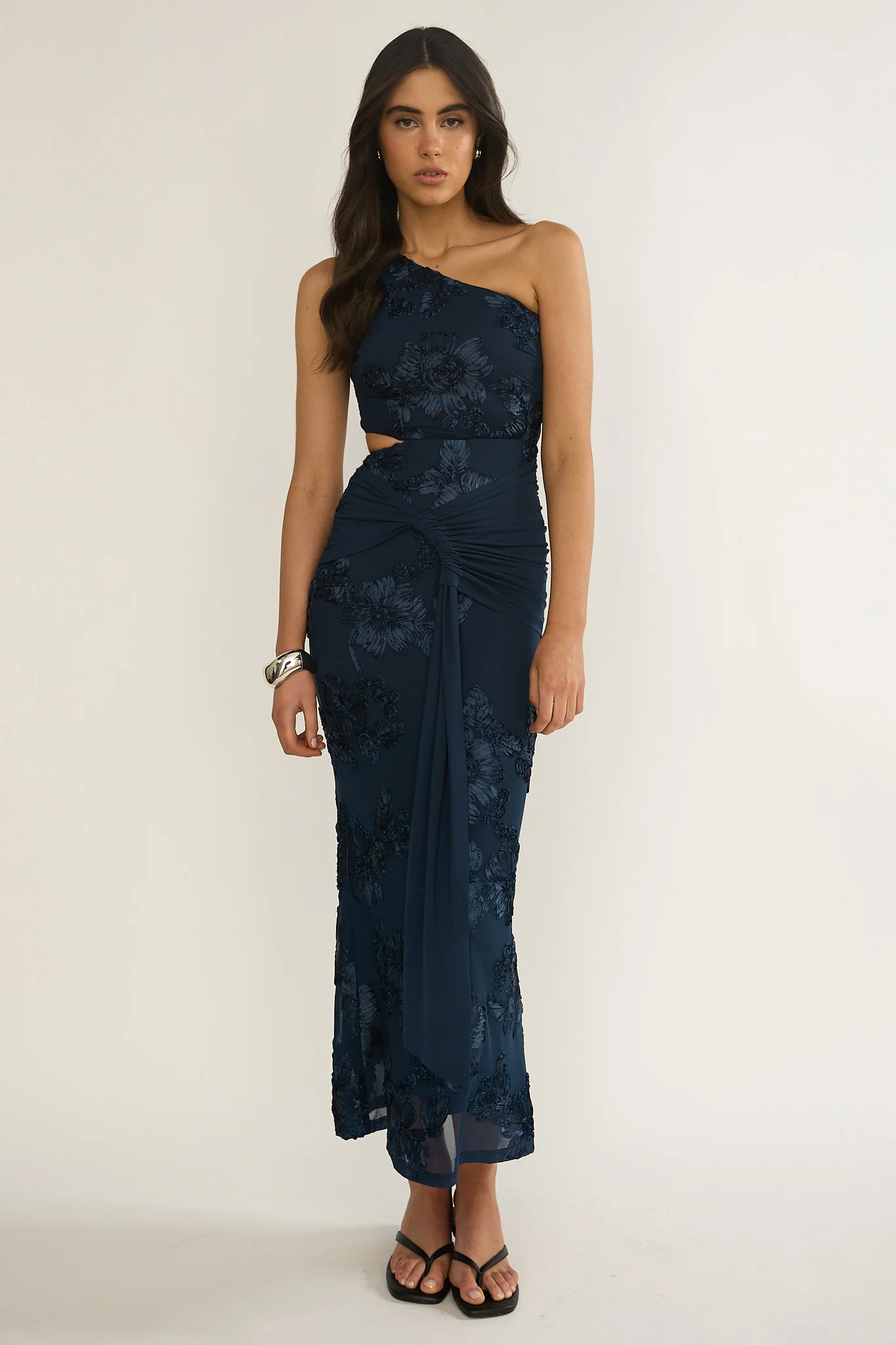 Luli One-Shoulder Cut-Out Maxi Dress Textured Navy - Image 5