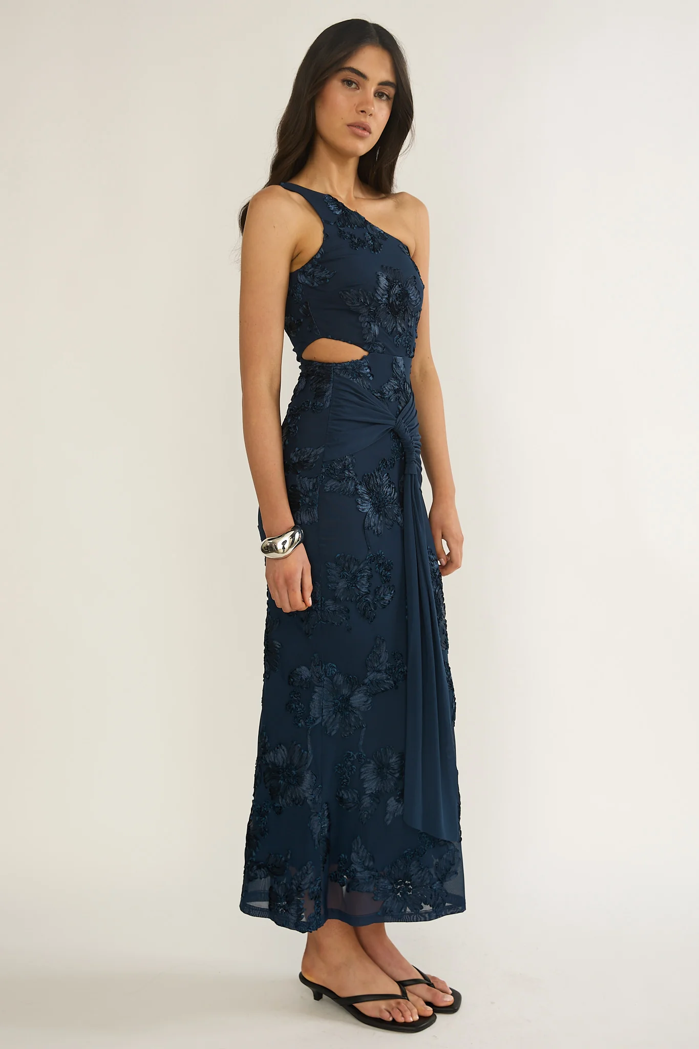 Luli One-Shoulder Cut-Out Maxi Dress Textured Navy - Image 6
