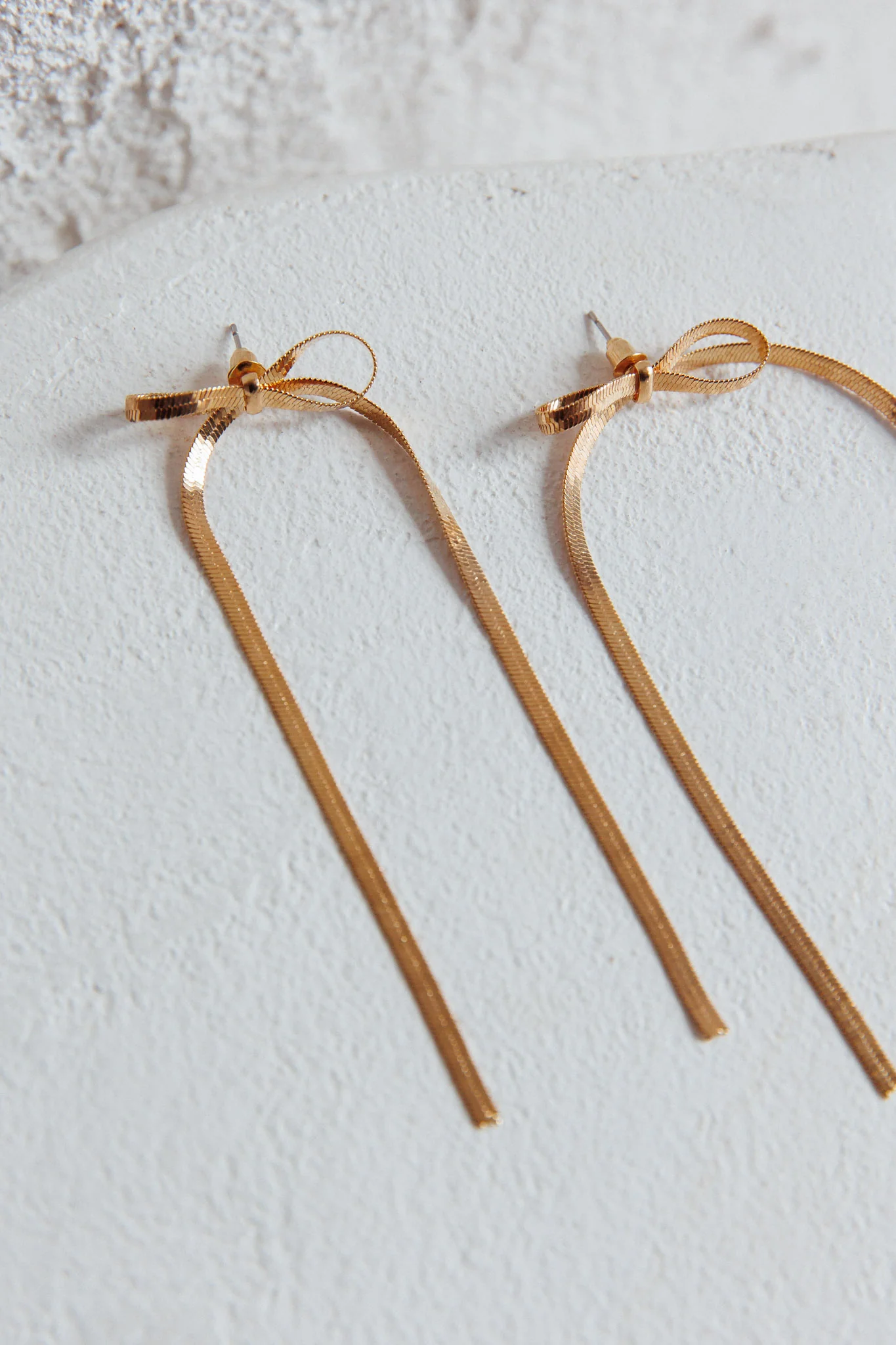 Macy Herringbone Bow Earrings Gold - Image 2