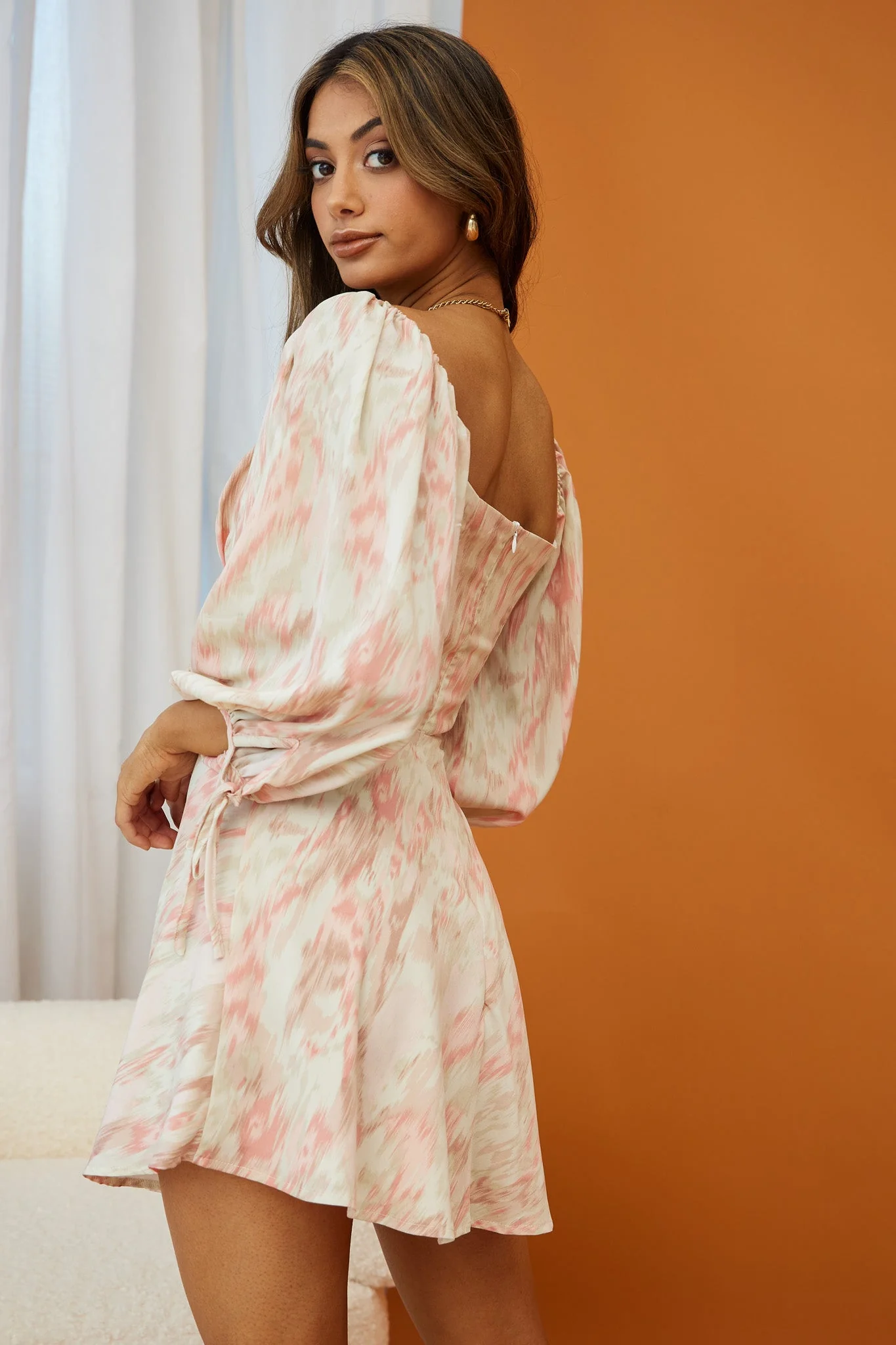 Madeleina Cut-Out Bodice Balloon Sleeve Dress Marble Print Pink - Image 2