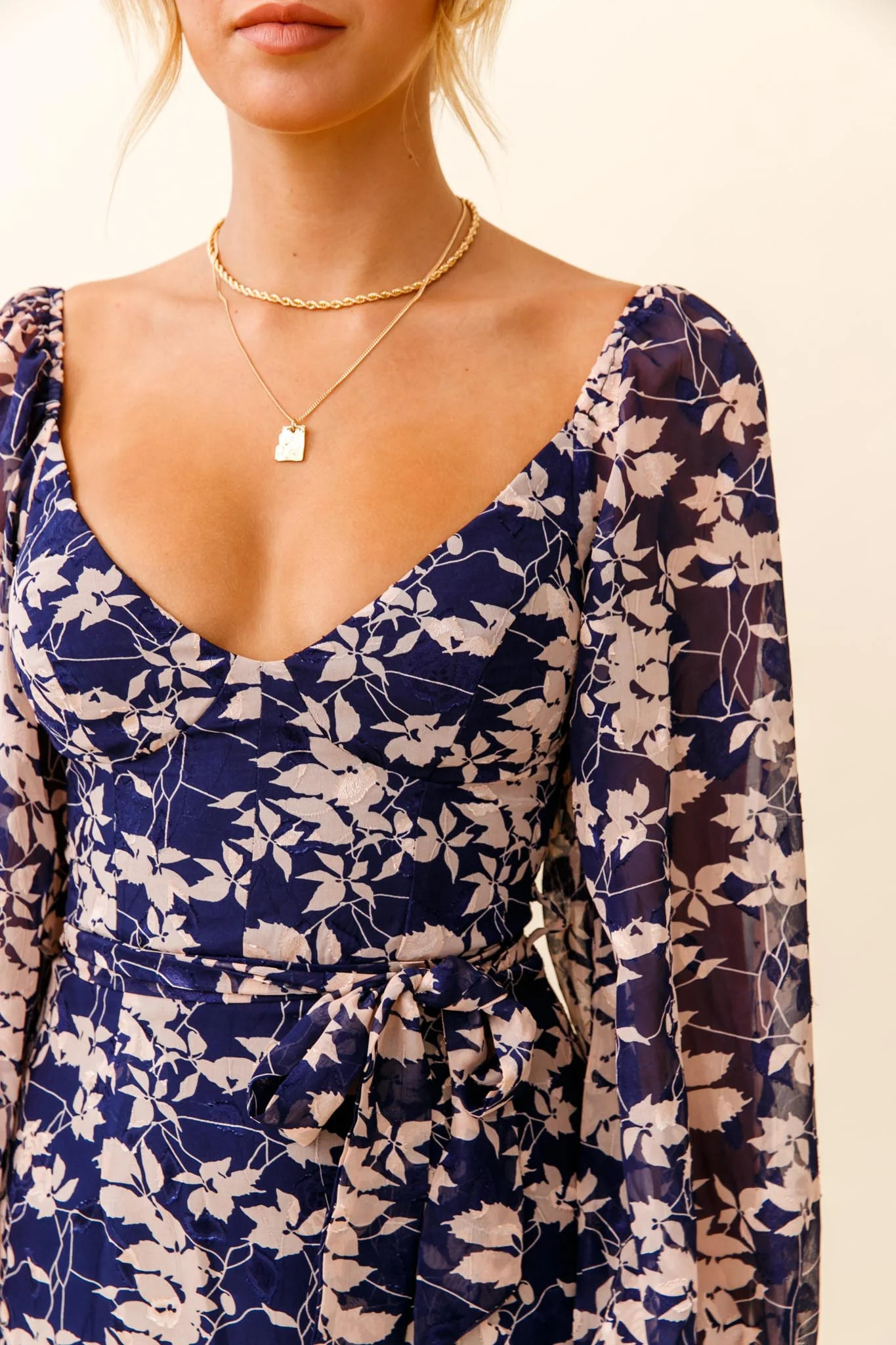 Make Memories Balloon Sleeve Molded Bust Dress Leaf Print Navy - Image 4