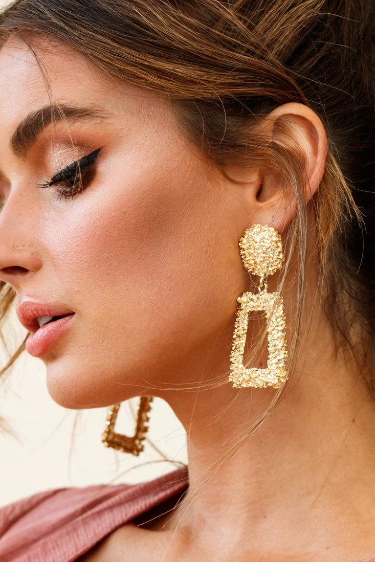Manhattan Geometric Earrings Gold - Image 2