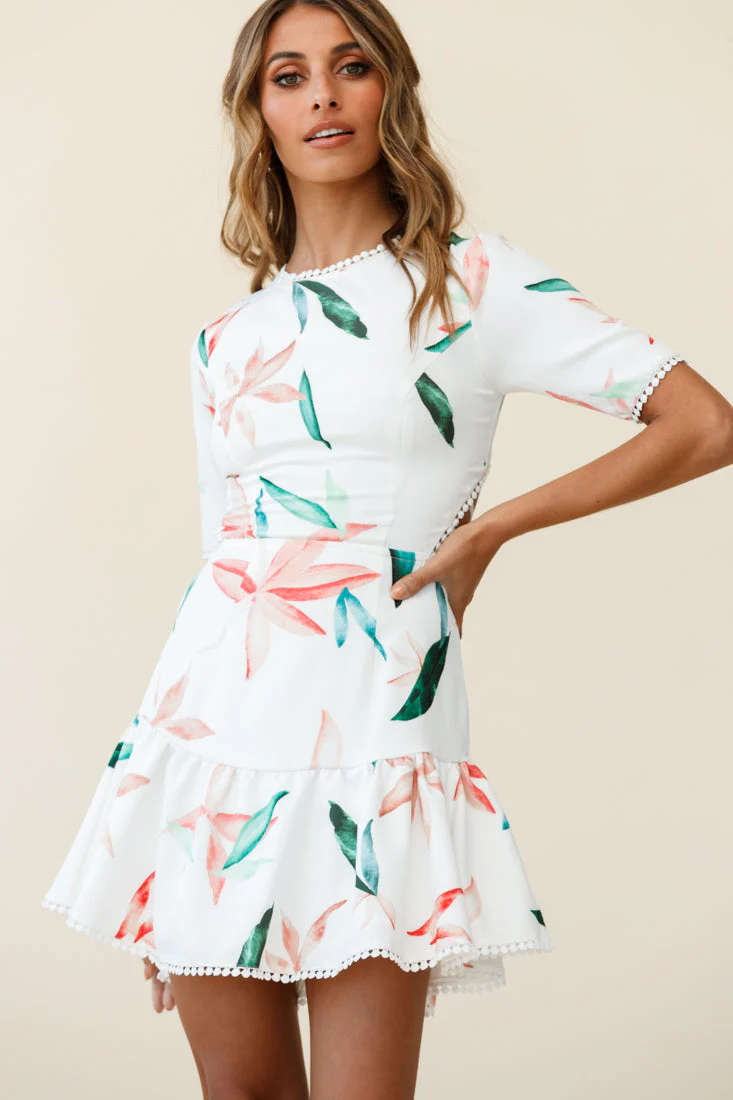 Manuela Half Sleeve Lace-Up Back Dress Leaf Print White - Image 5