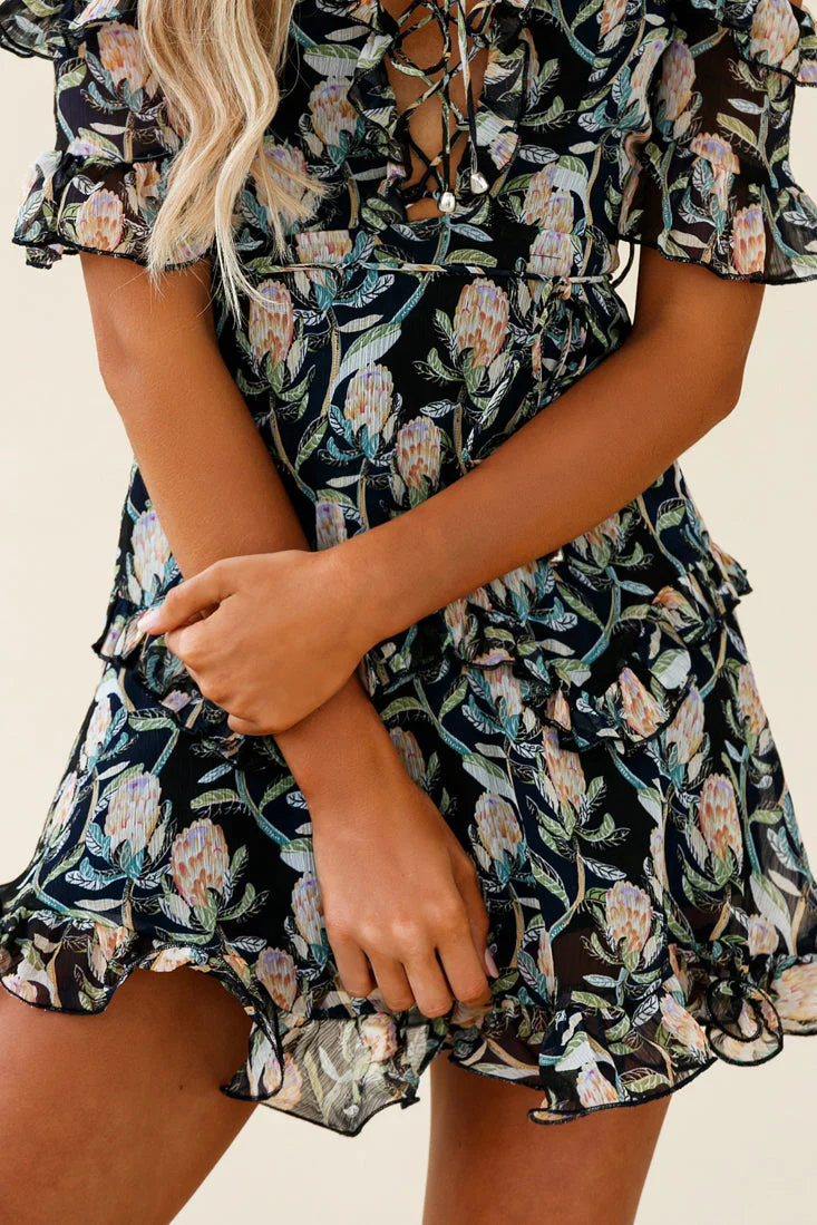 Maranda Bardot Lace-Up Bust Dress Banksia Print Navy - Image 4