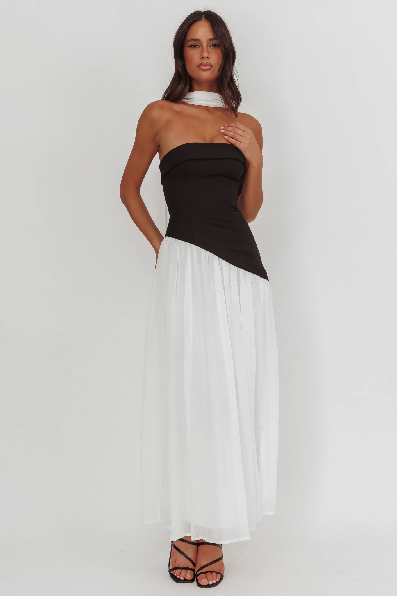 Mariabella Contrast Bodice Maxi Dress Black/White - Image 2