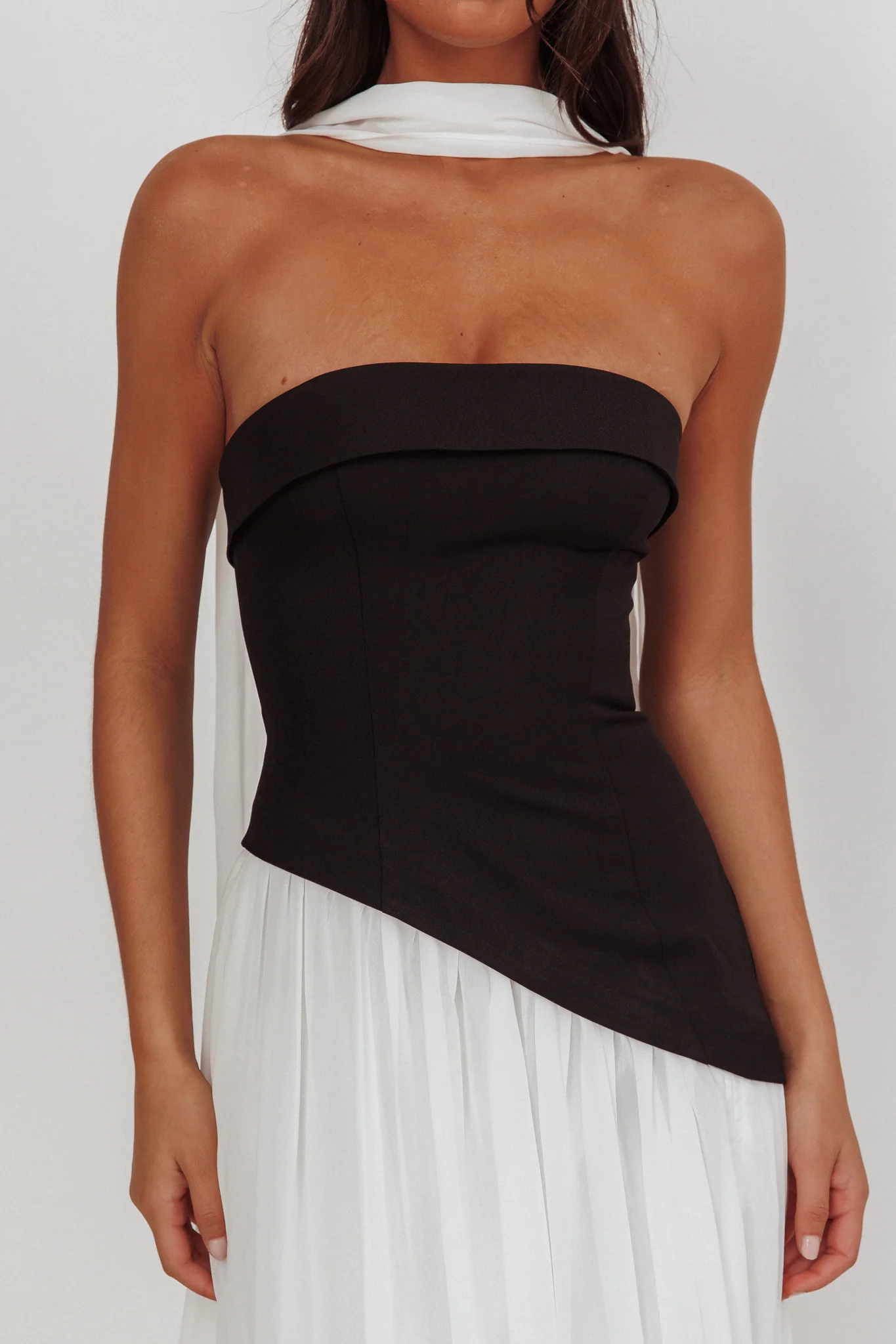 Mariabella Contrast Bodice Maxi Dress Black/White - Image 4