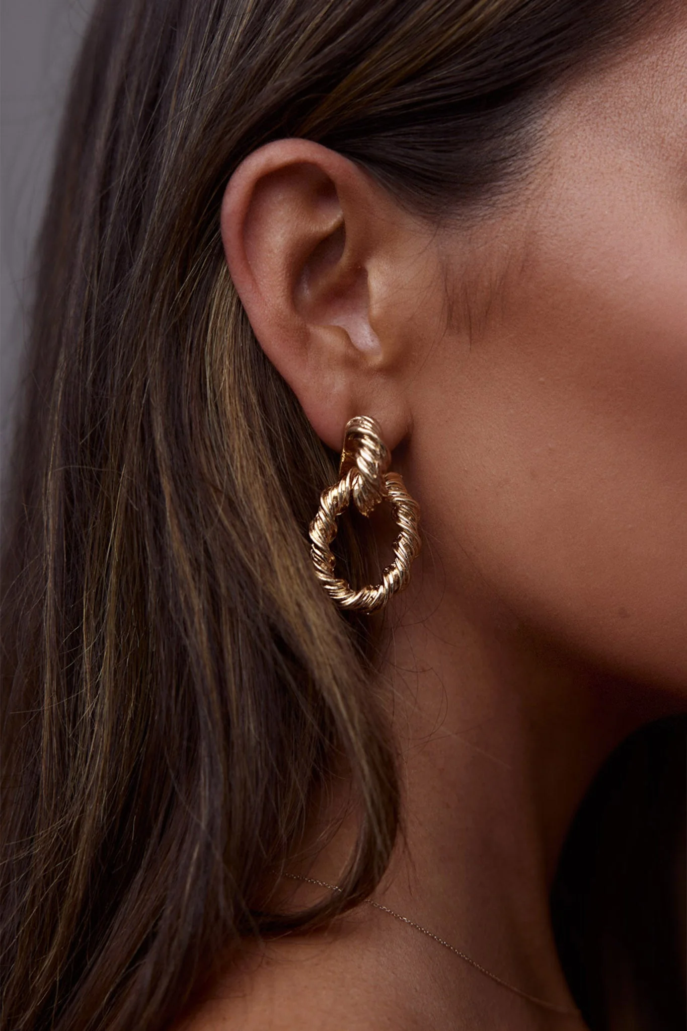 Melrose Twisted Oval Earrings Gold - Image 3