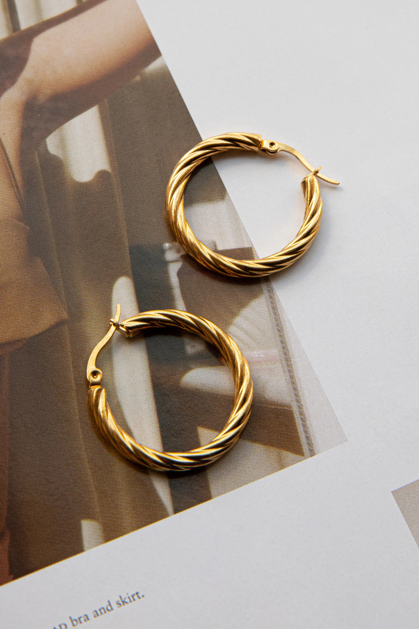 Merrill Hoop Earrings Gold - Image 5