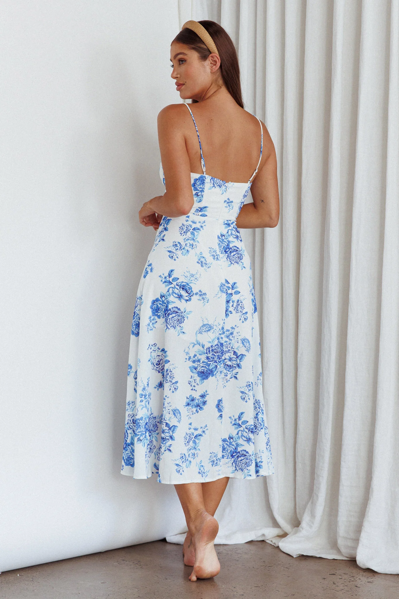 Mi Vida Sweetheart Neckline Midi Dress Floral Blue - Image 2