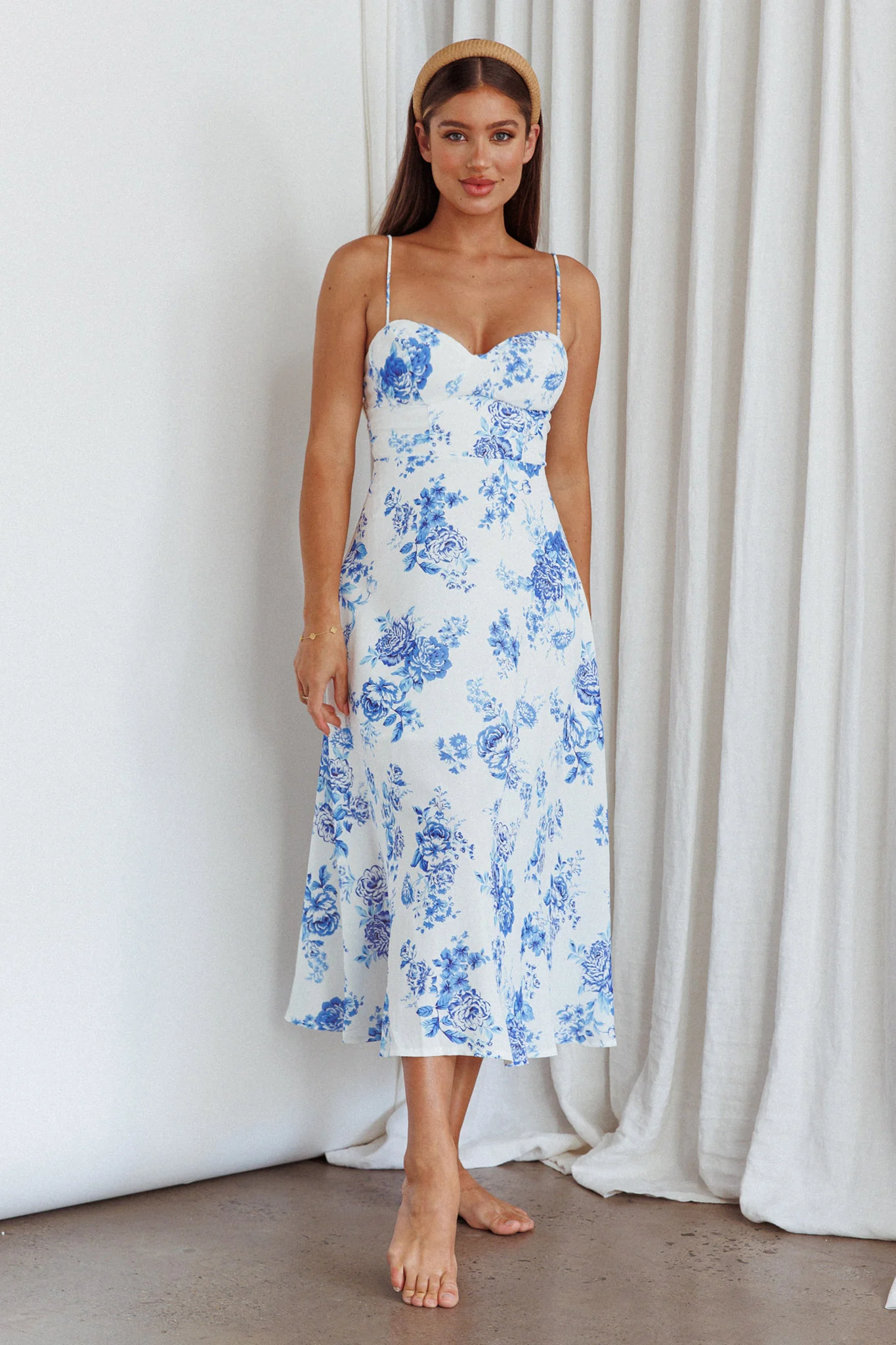 Mi Vida Sweetheart Neckline Midi Dress Floral Blue - Image 3