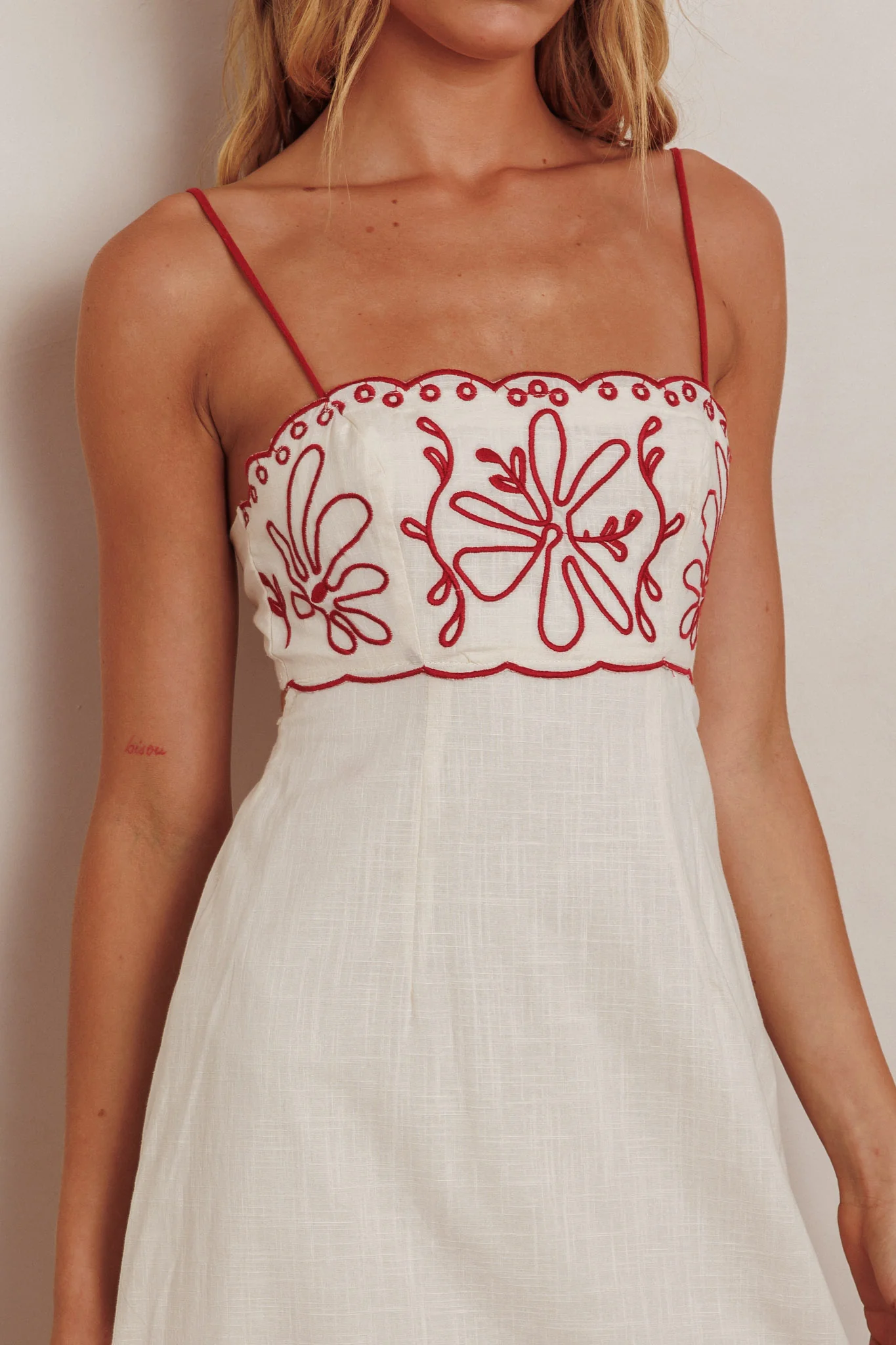 Mondo Scalloped Hem Maxi Dress Embroidered Red - Image 3