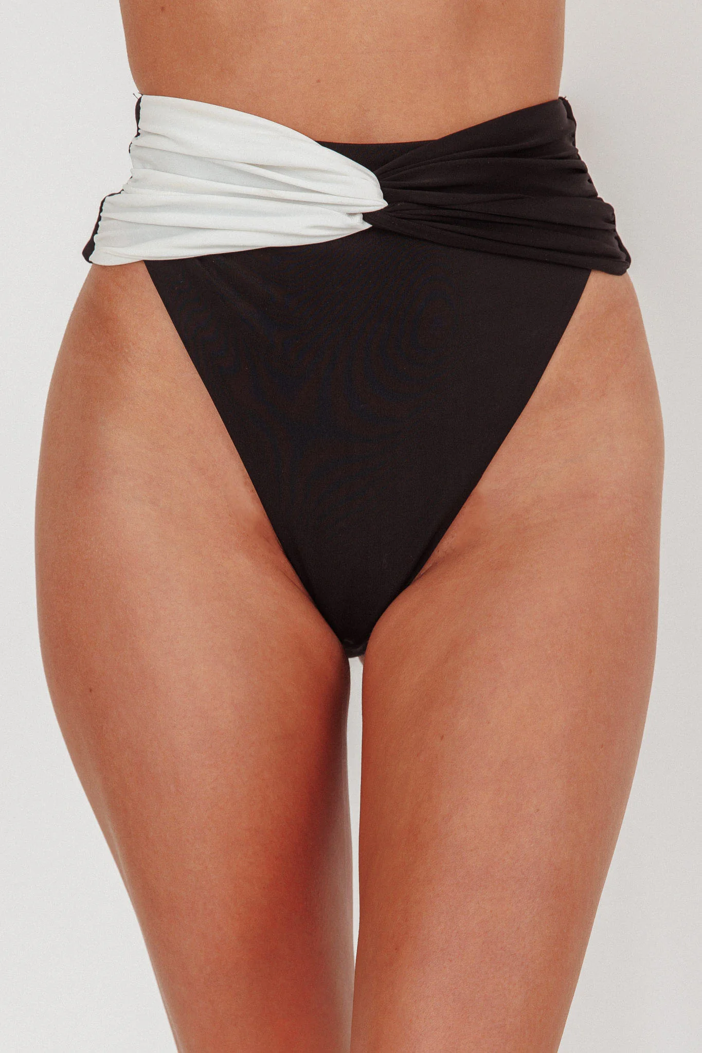 Monique High Waist Twist Bikini Bottom Black/Off White - Image 3