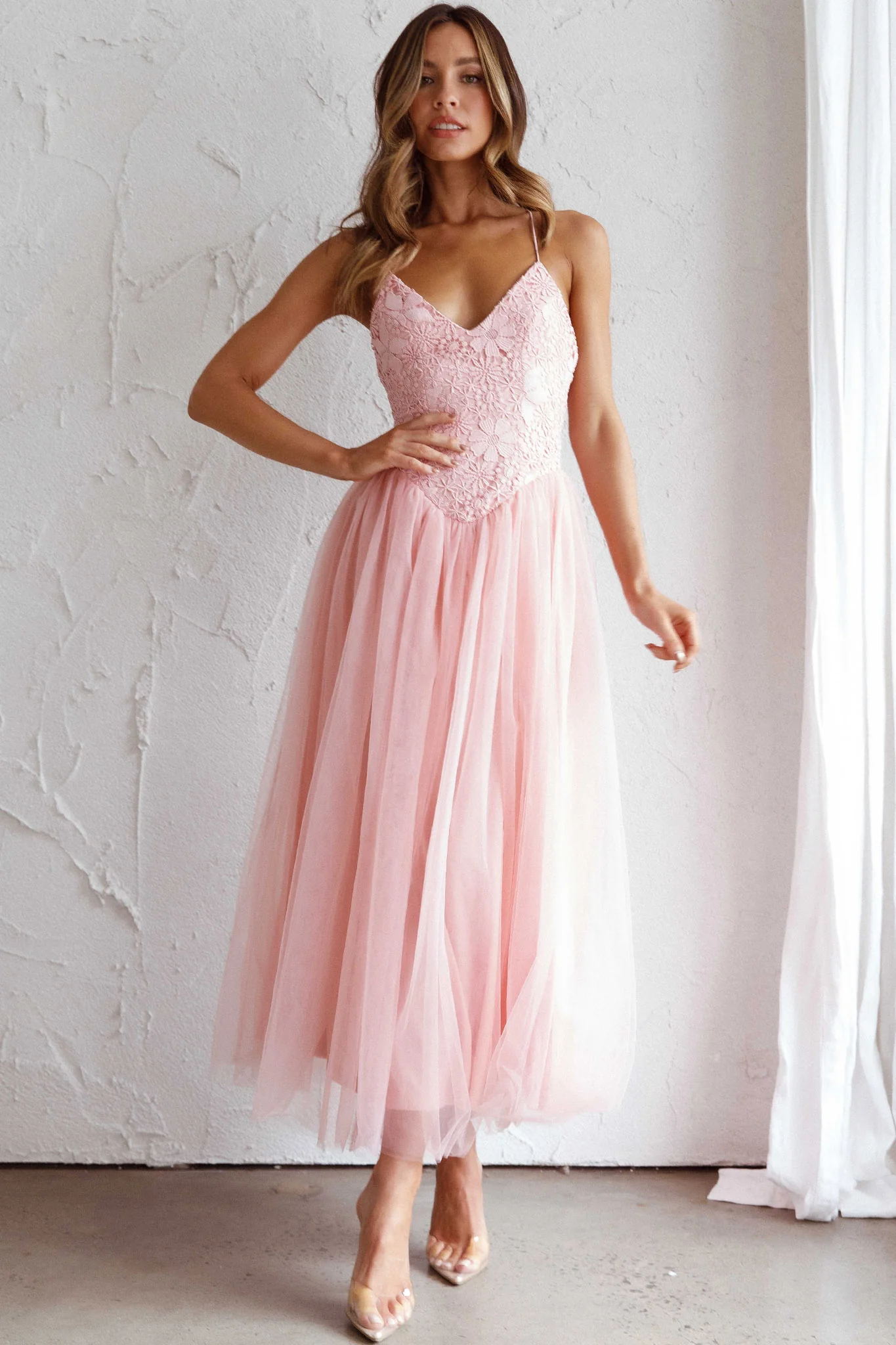 Novoli Floral Embroidery Midi Dress Blush - Image 3