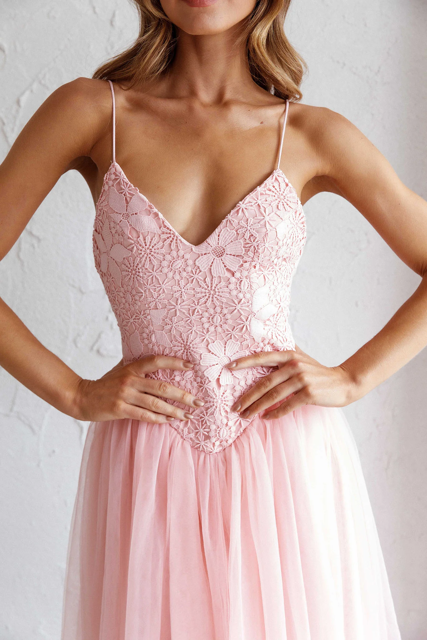 Novoli Floral Embroidery Midi Dress Blush - Image 4