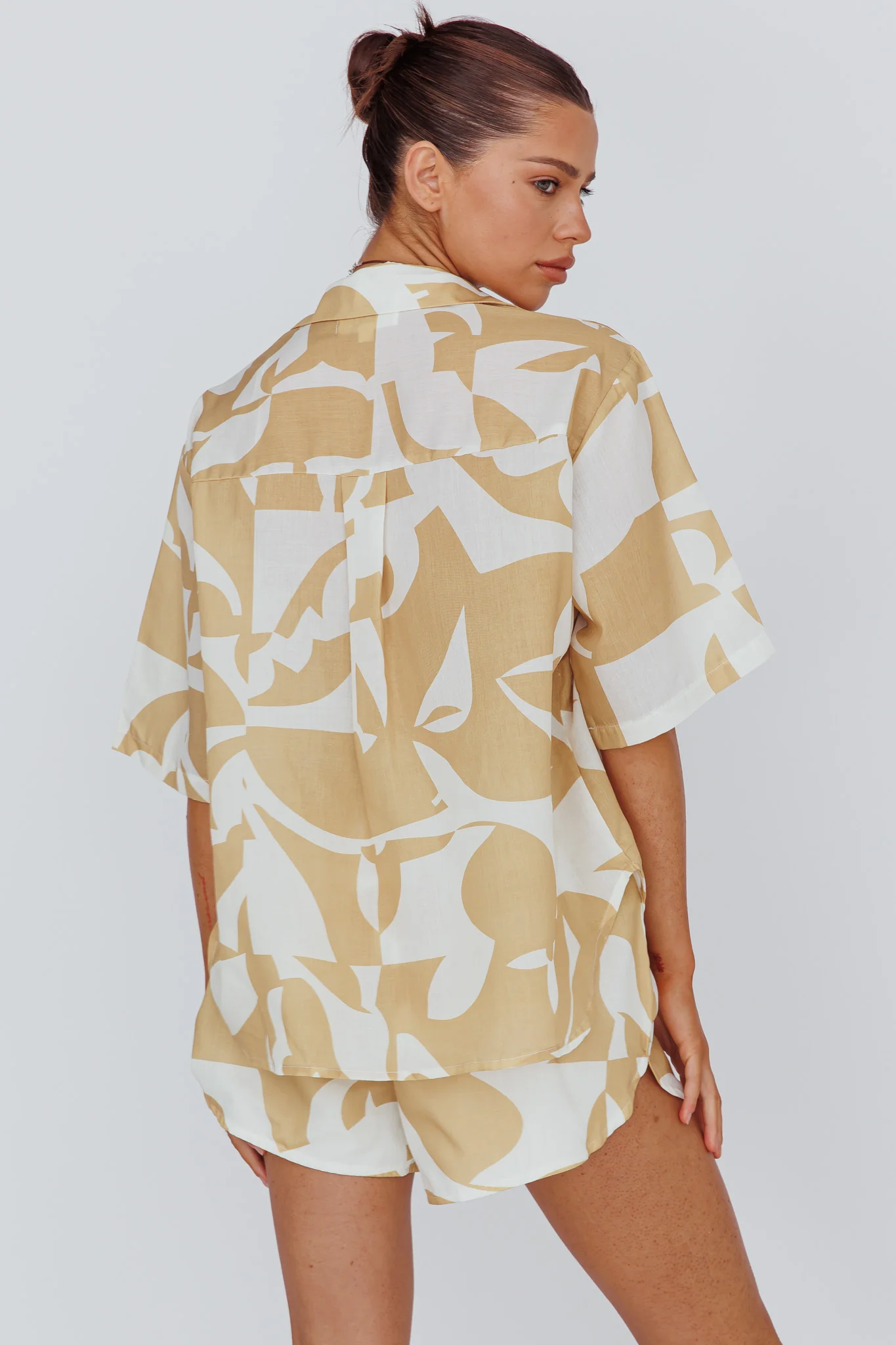 On Vacay Button-Up Shirt Print Yellow - Image 2