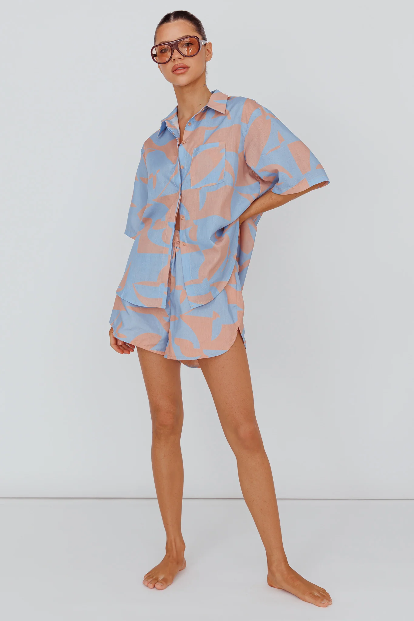 On Vacay Elastic Waist Shorts Print Blue - Image 5