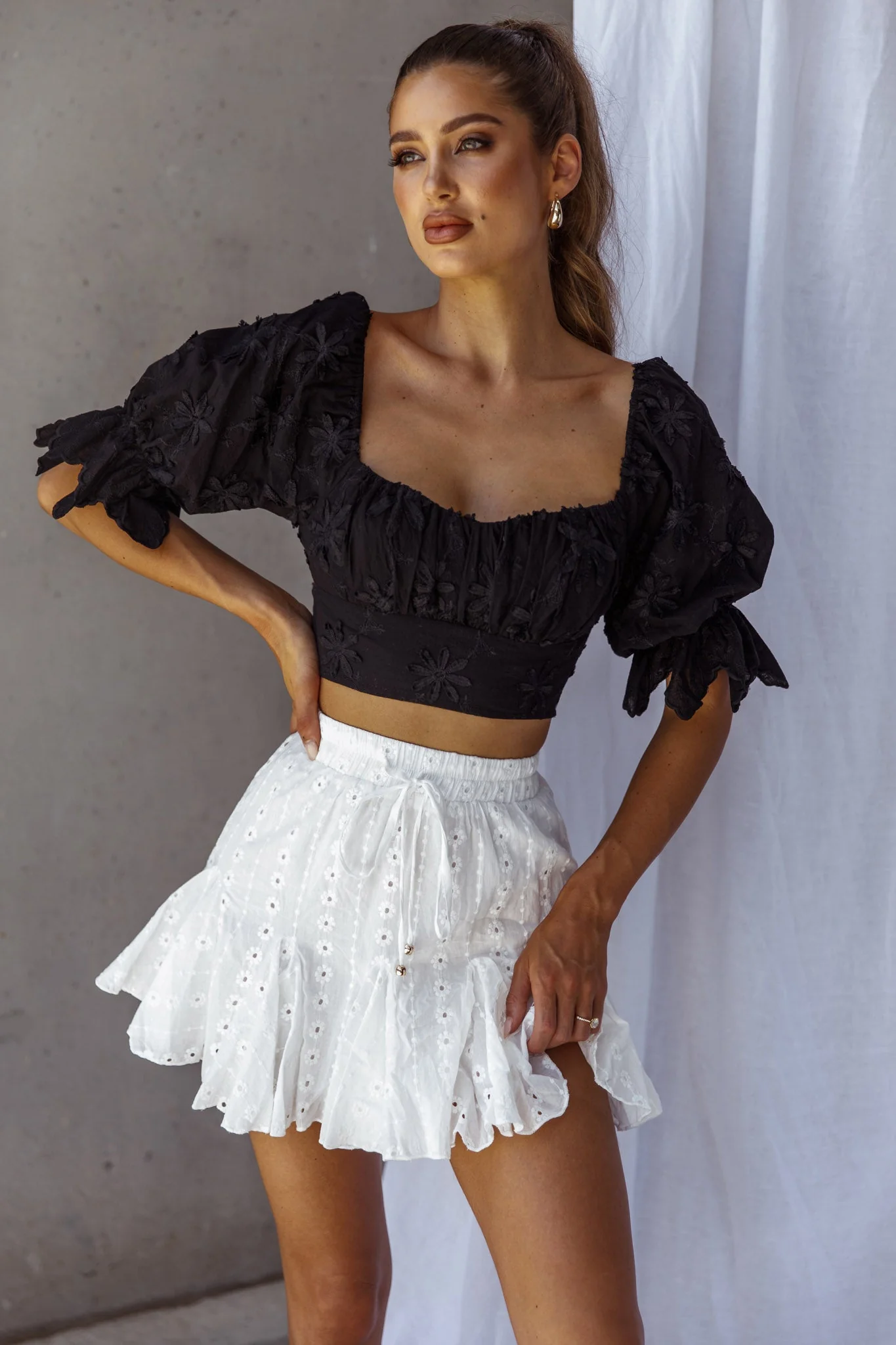 Passing By Tied Back Crop Top Black - Image 5