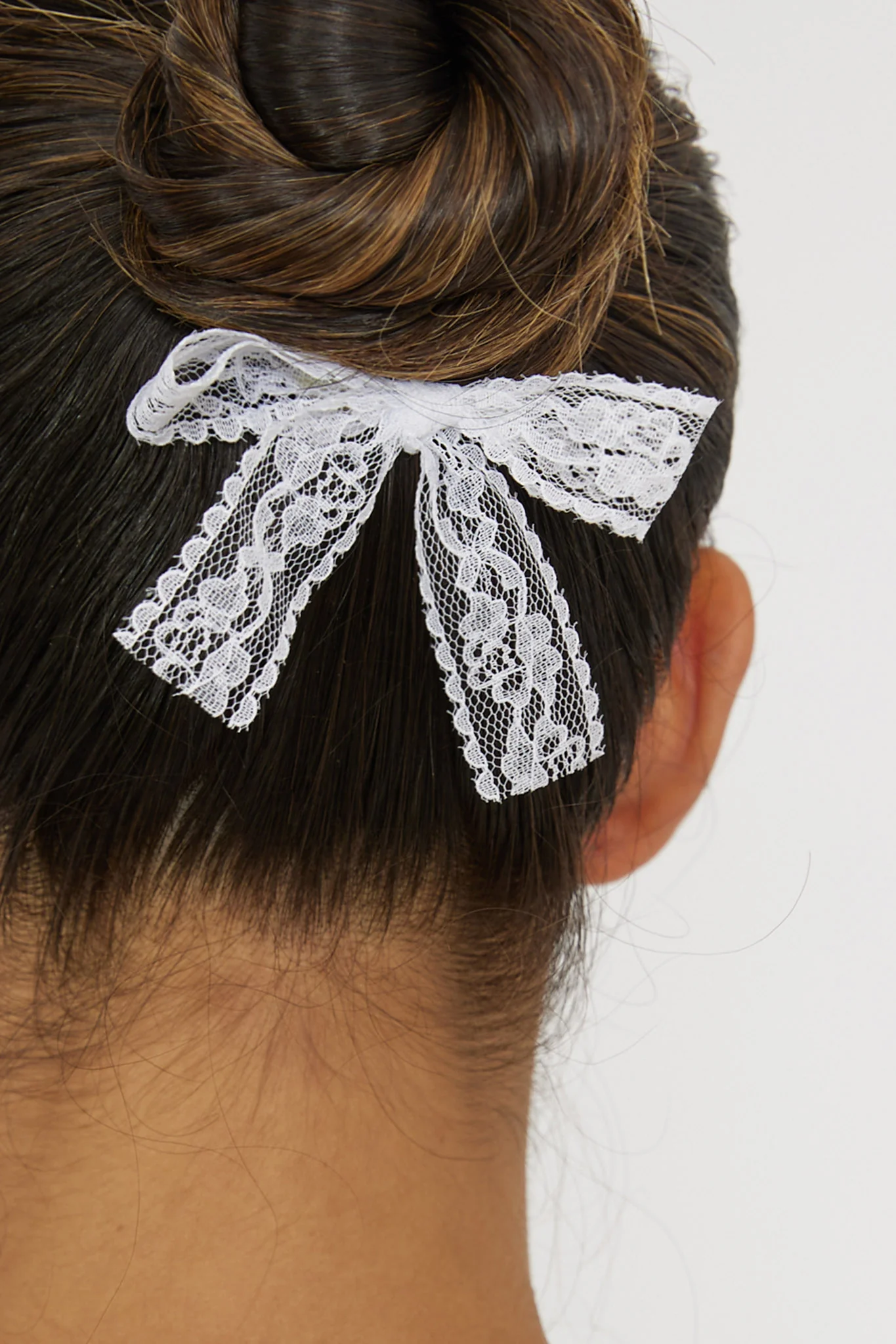 Penny Lace Bow Hairpin White - Image 3