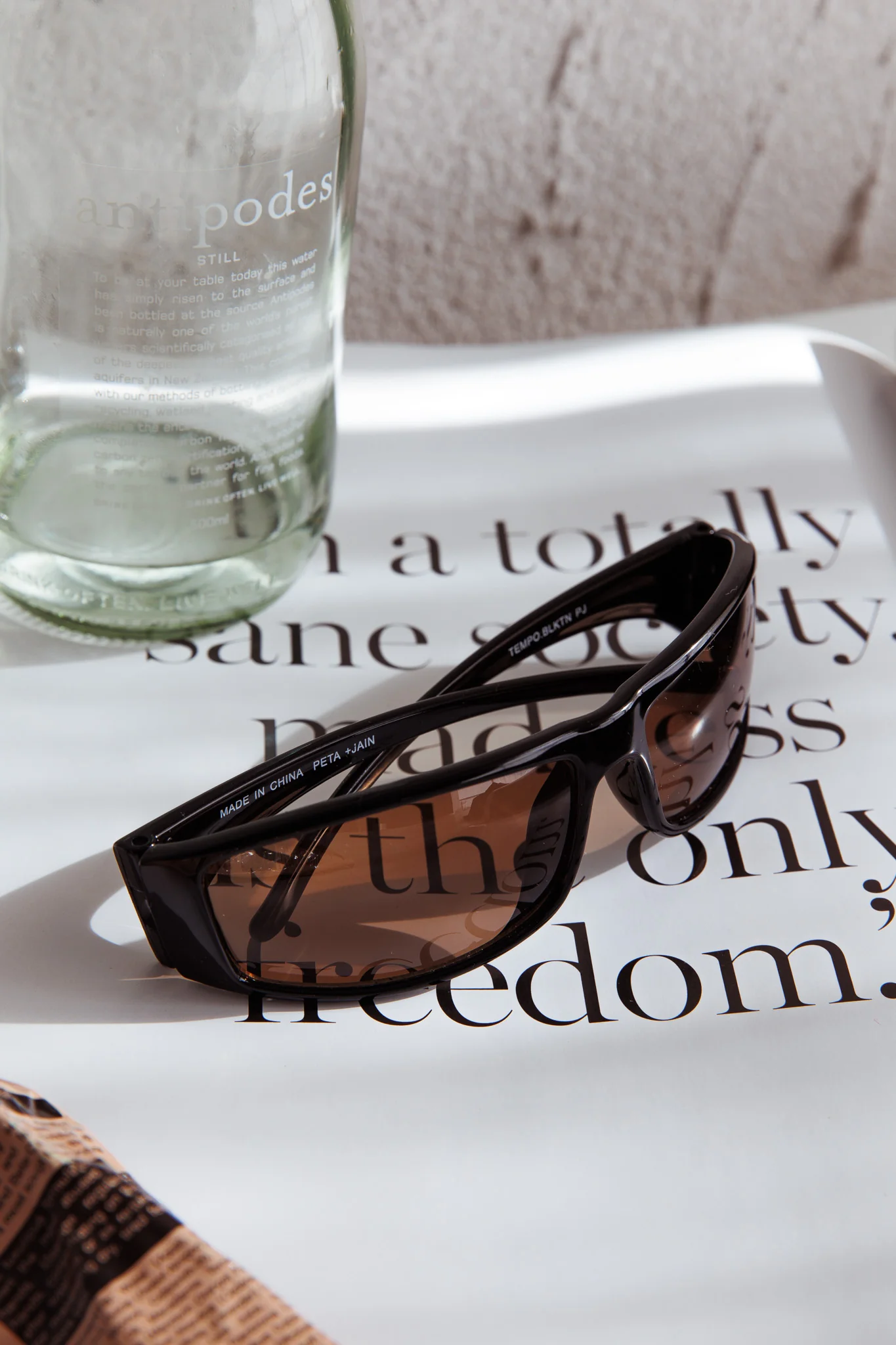 Peta And Jain Tempo Sunglasses Black - Image 3