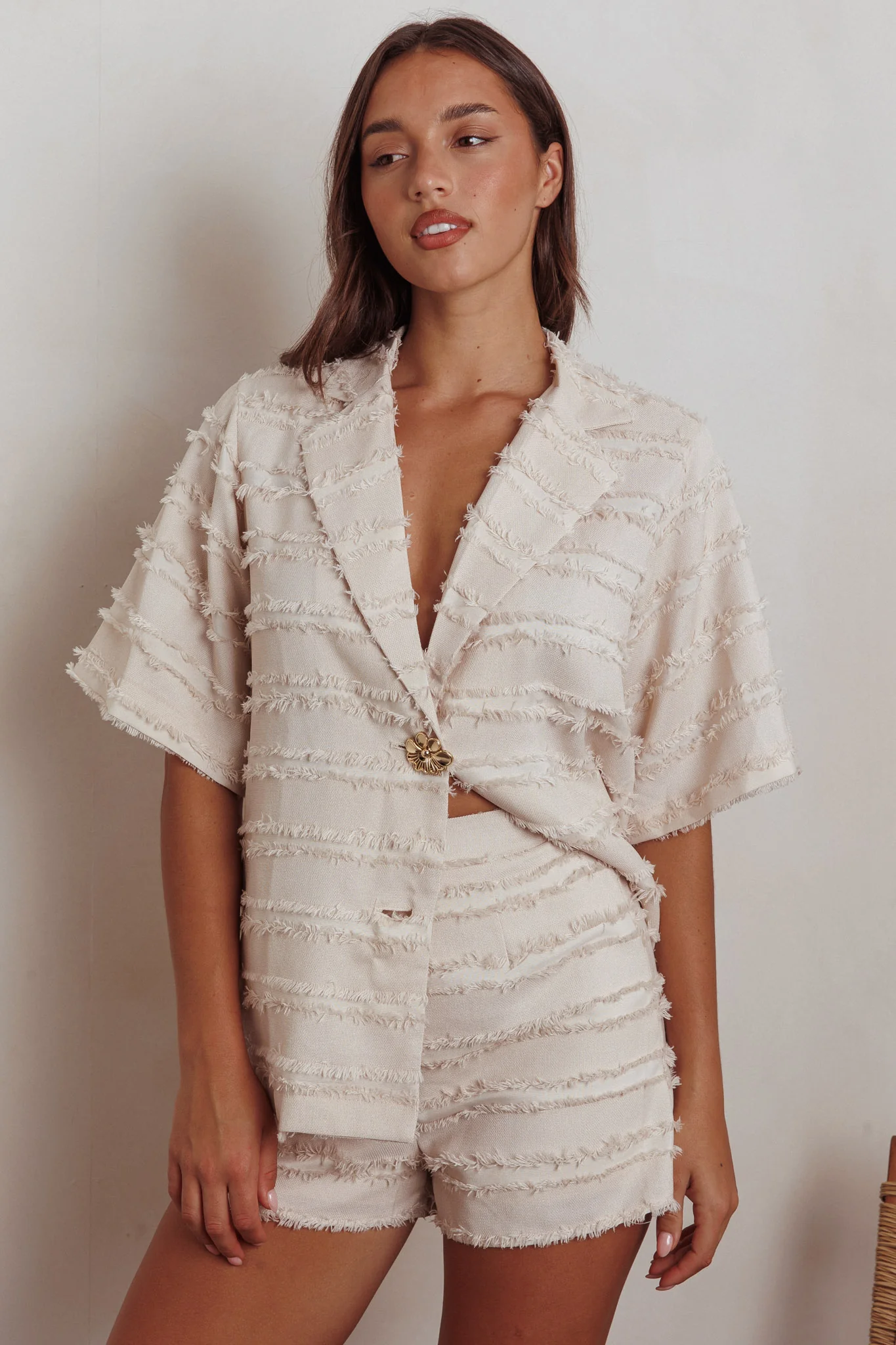 Reed Raw Edge Trim Shorts Cream - Image 5