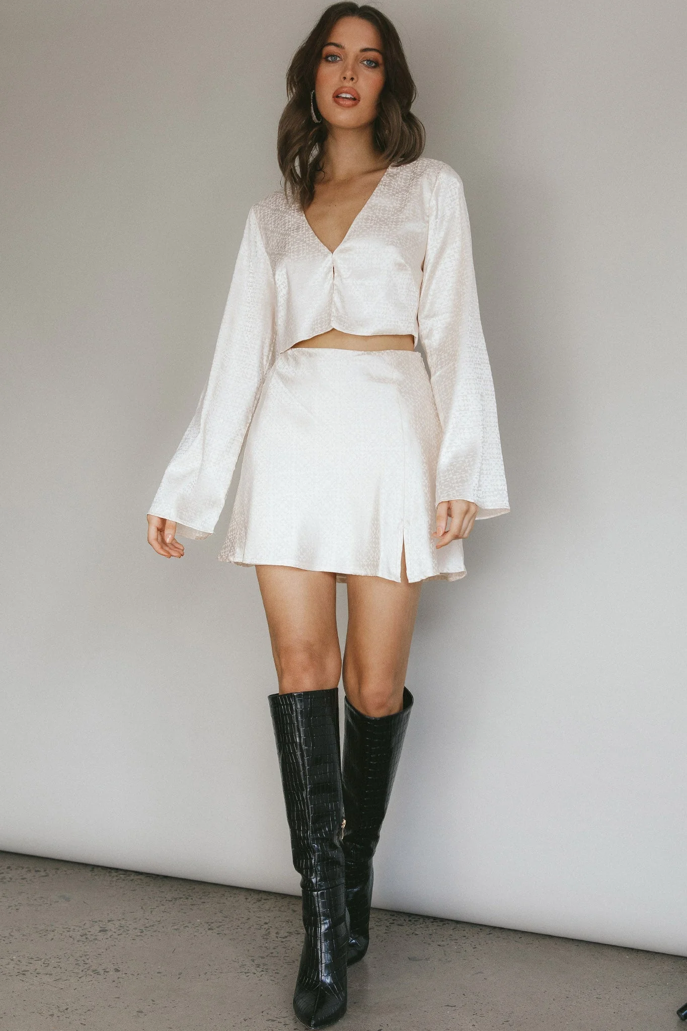 Reese Long Sleeve Satin Crop Top Cream - Image 5