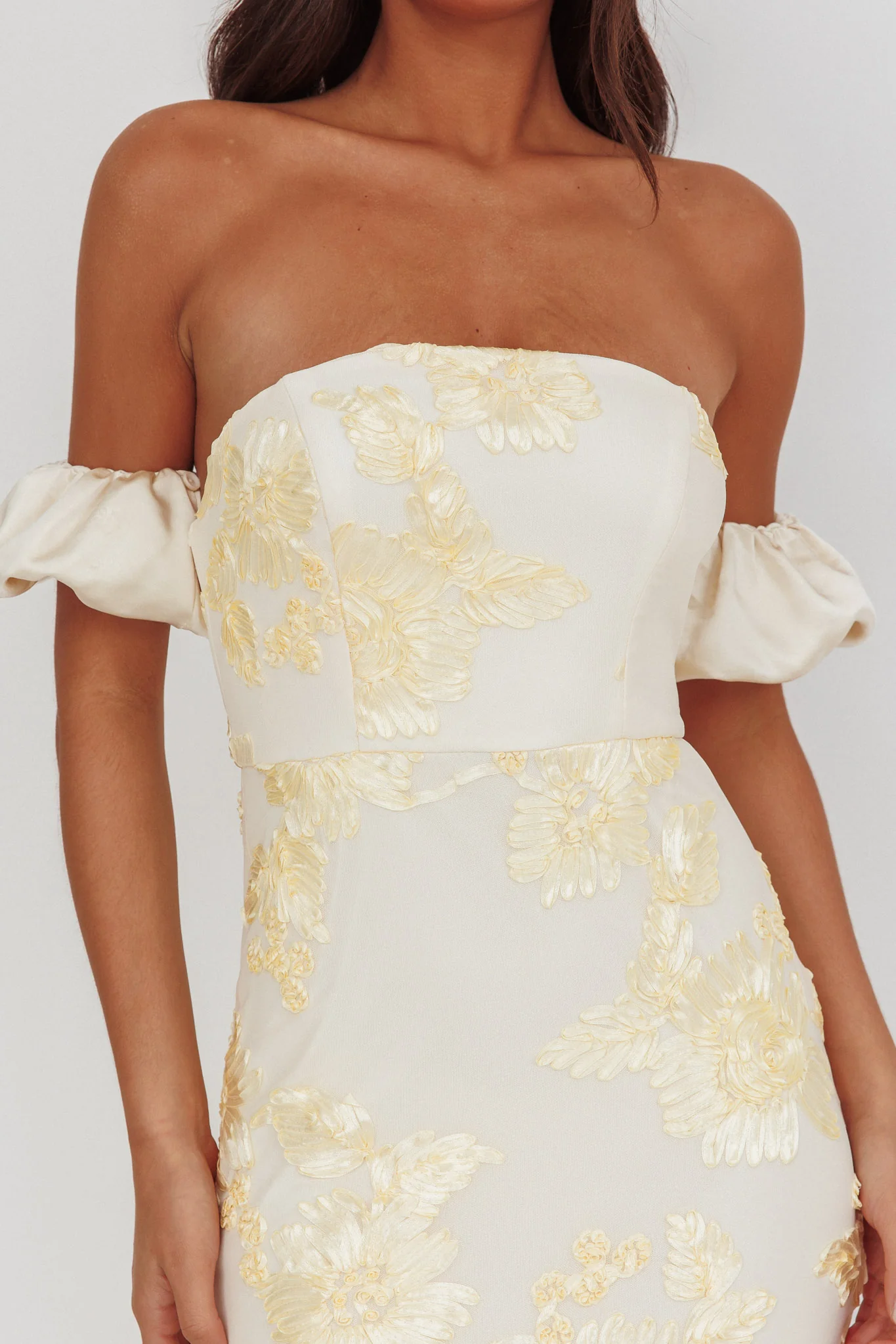 Roman Holiday Puff Sleeve Embellished Midi Dress Gold - Image 4