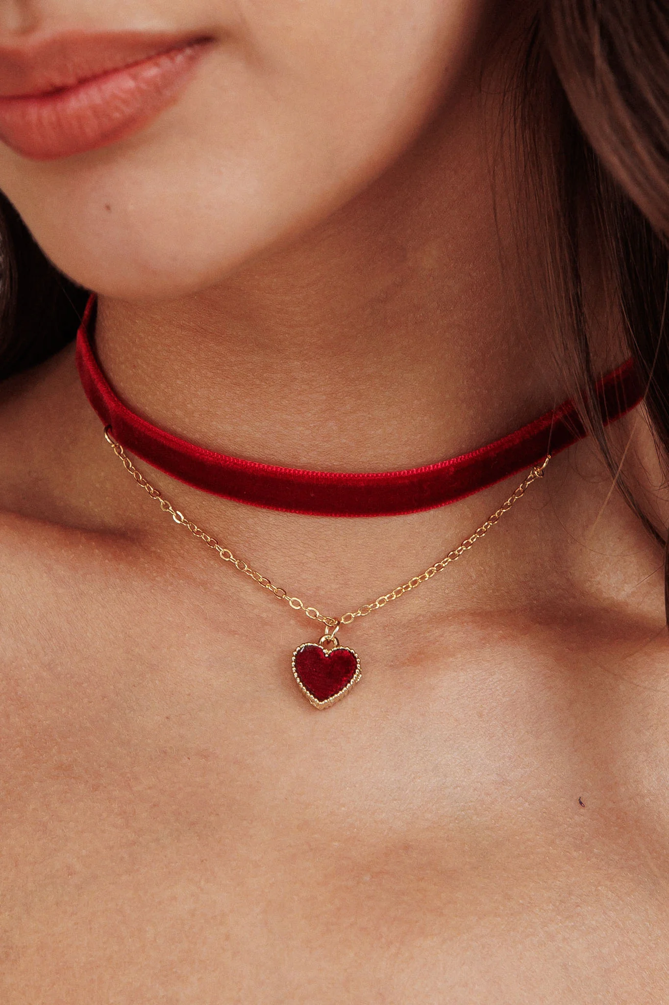 Rosie Velvet Heart Choker Necklace Red - Image 3