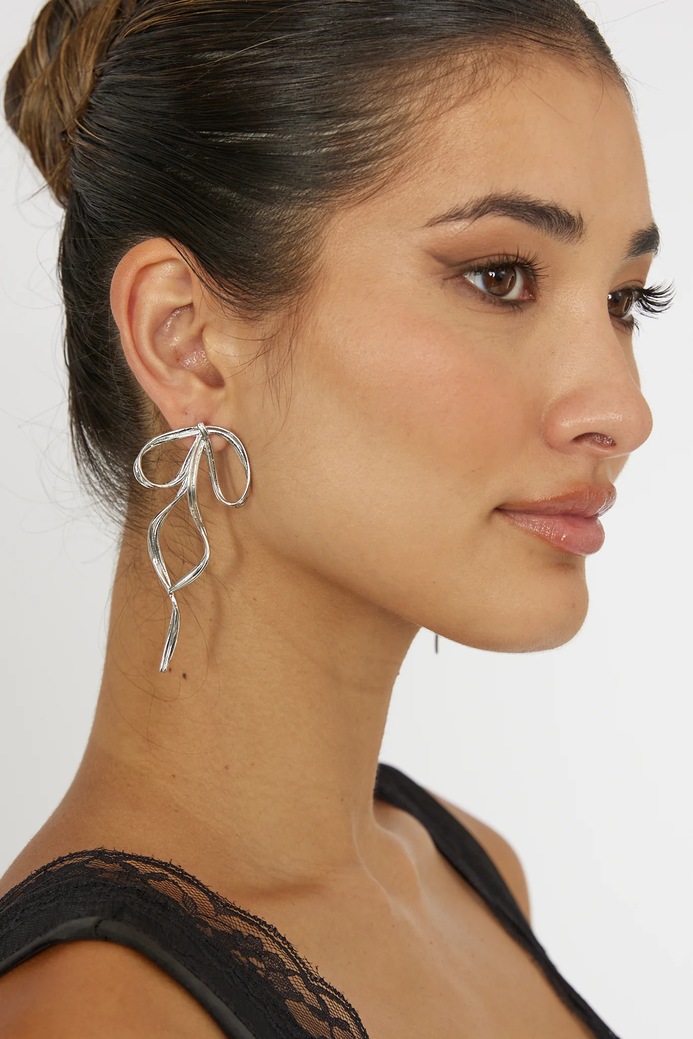 Salut Bow Earrings Silver - Image 2
