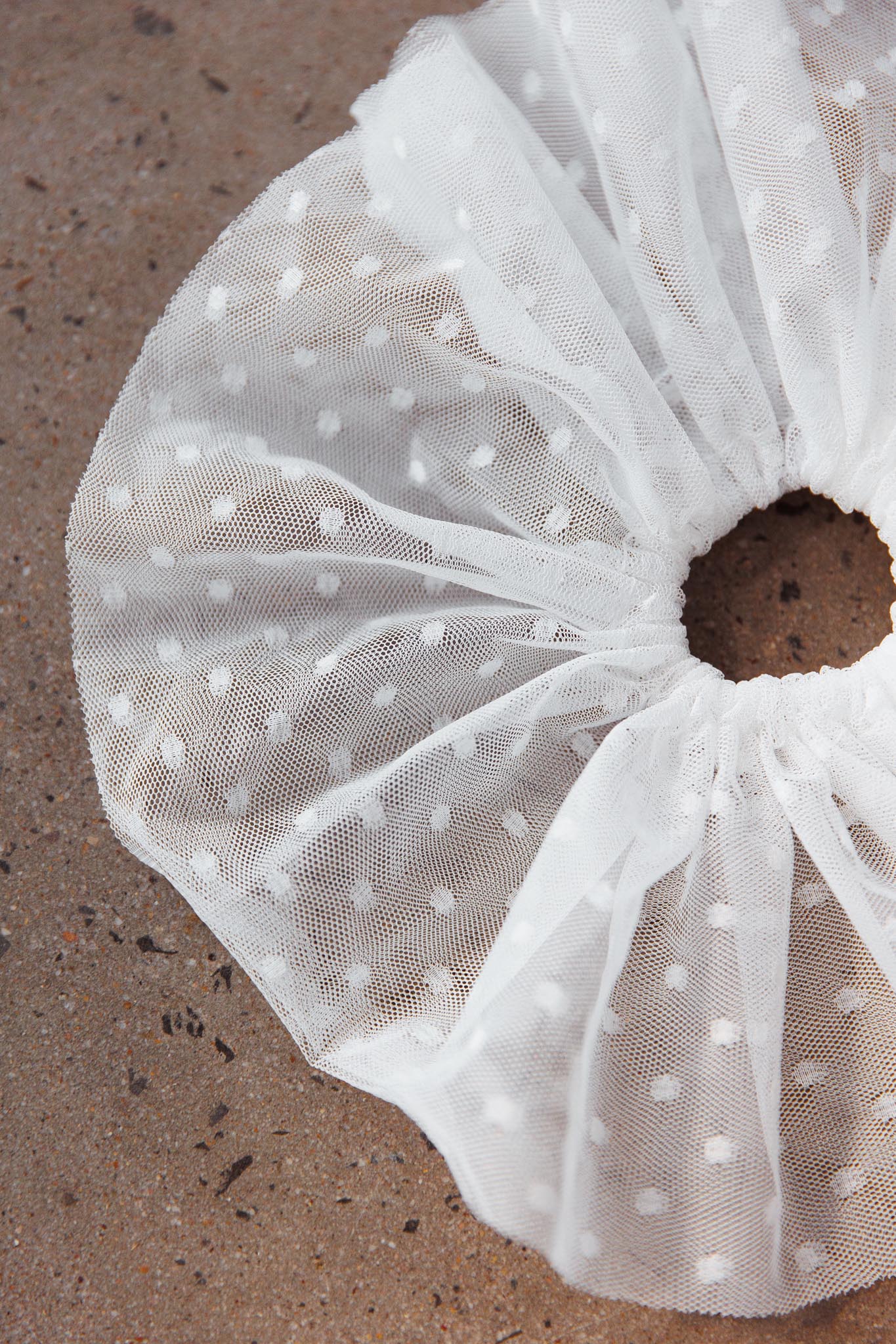 Samara Lace Scrunchie White - Image 4
