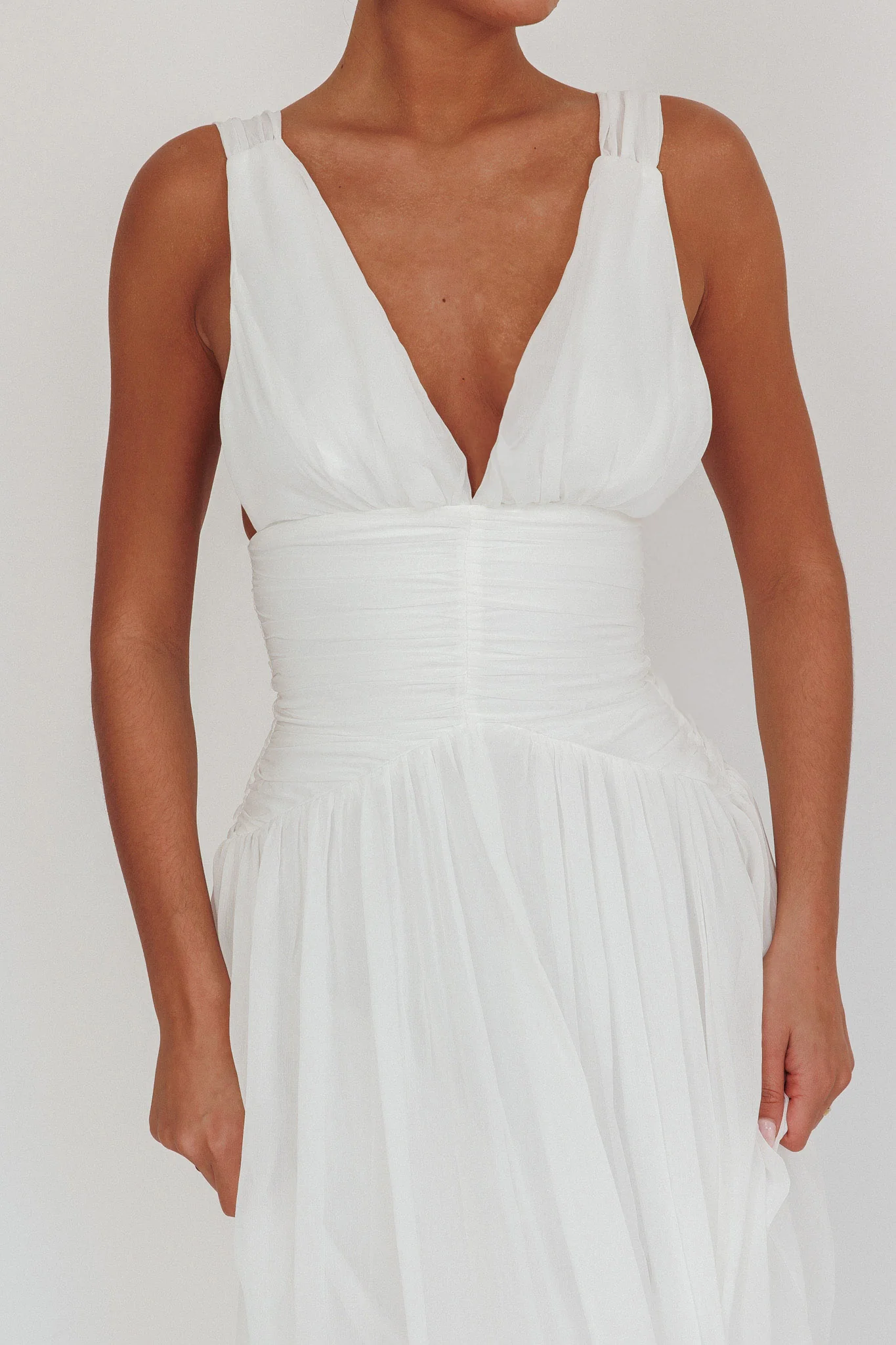 Sammi Ruched Waist Tied Back Maxi Dress White - Image 3