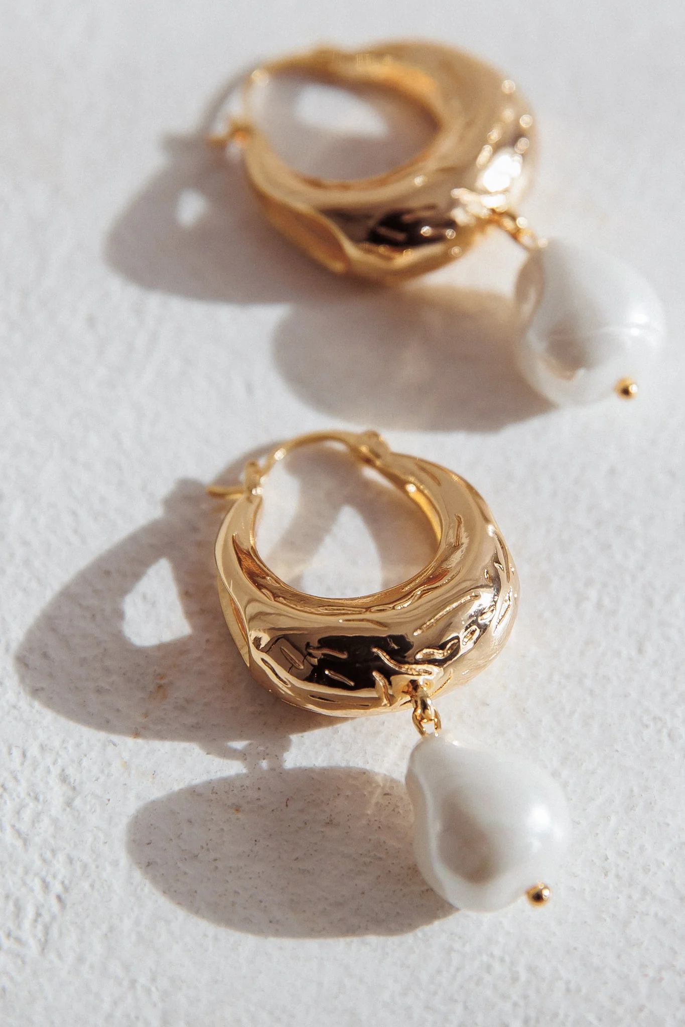Serotonin Drop Pearl Earrings Gold - Image 2