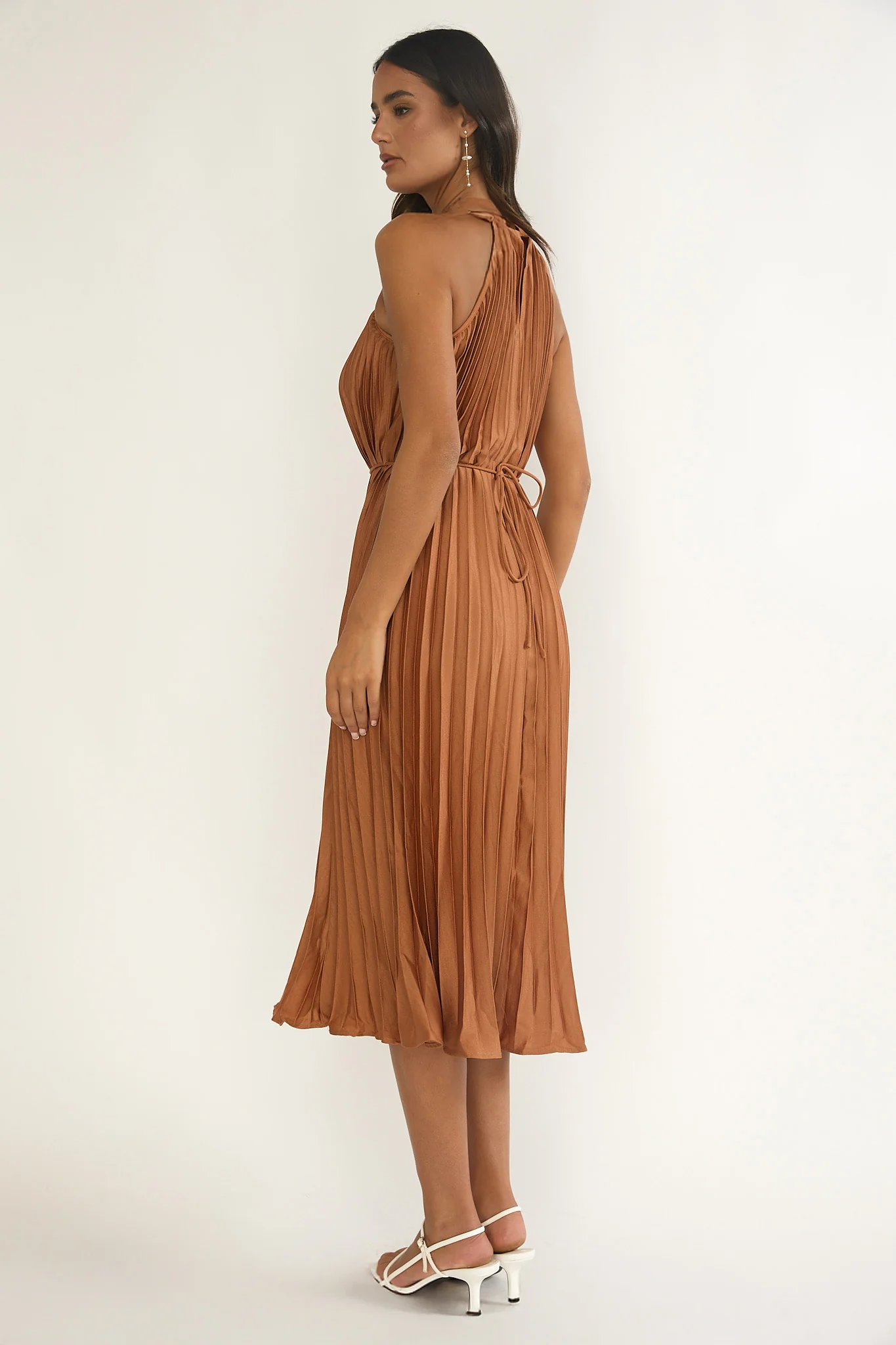 Sharaya Accordion Pleat Midi Dress Mocha - Image 3